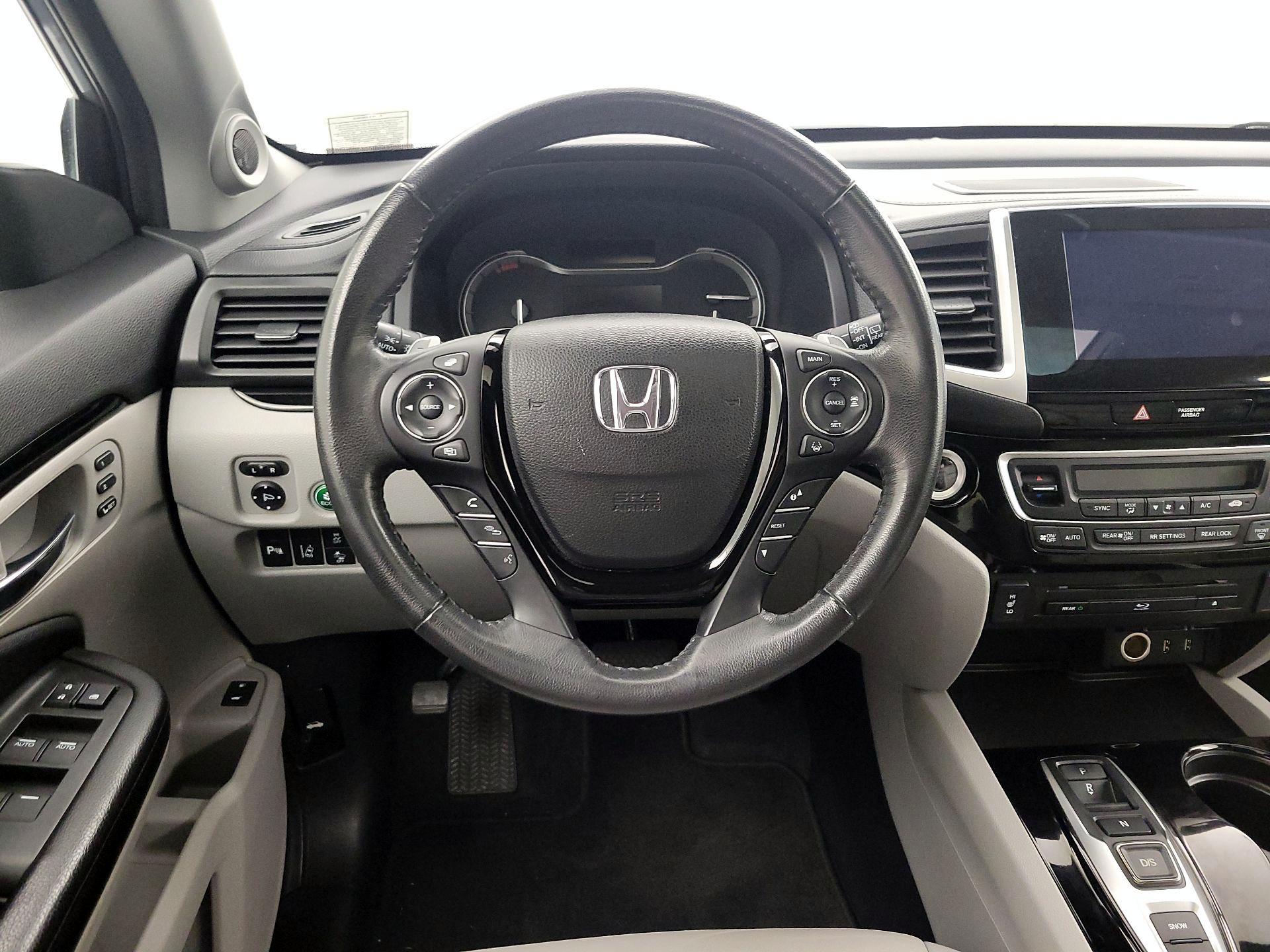 Thumbnail: 2016 Honda Pilot - 10