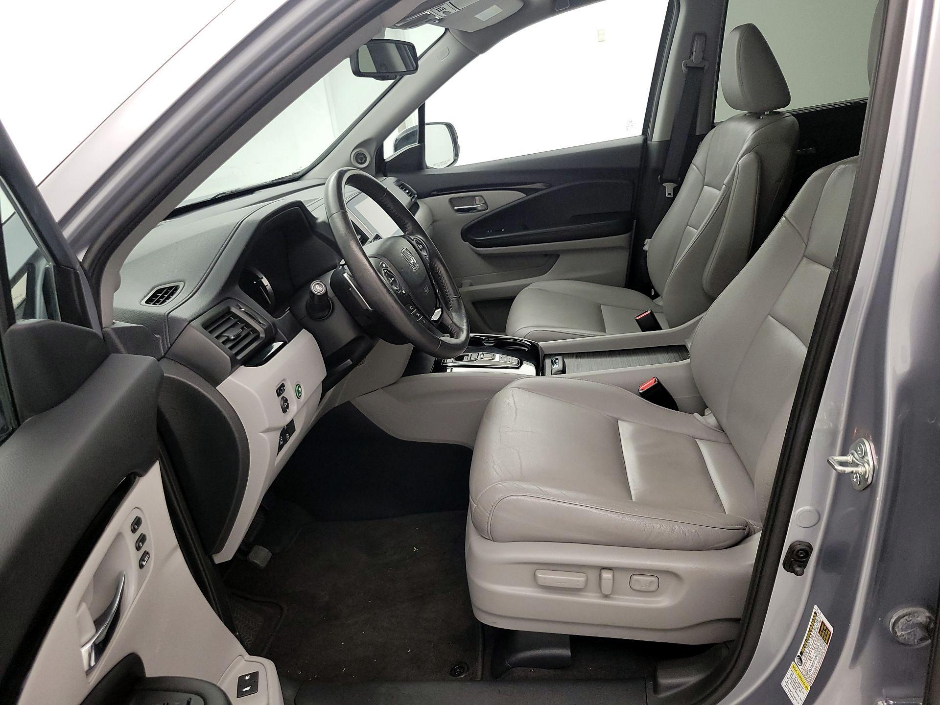 Thumbnail: 2016 Honda Pilot - 11