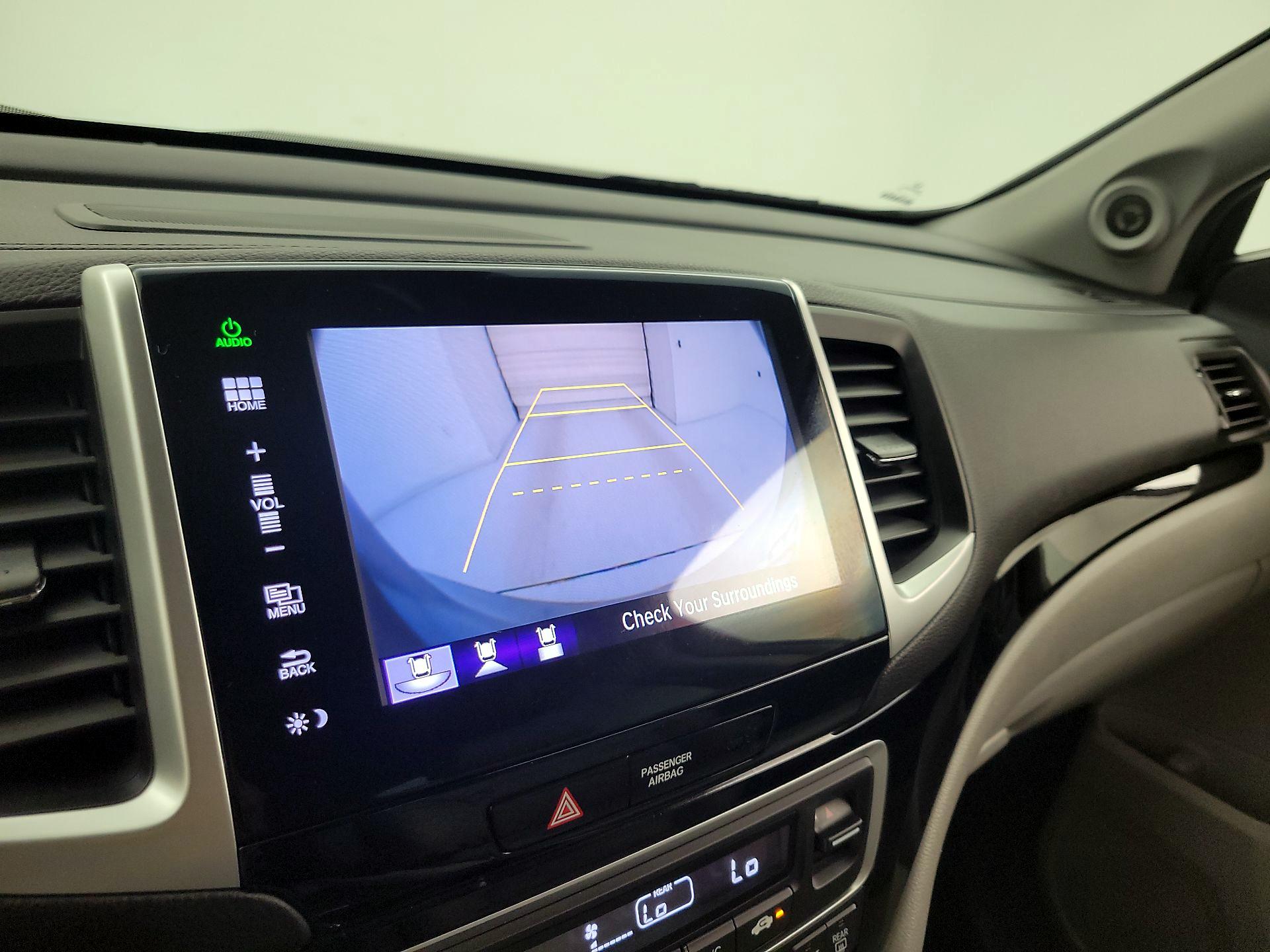Thumbnail: 2016 Honda Pilot - 14