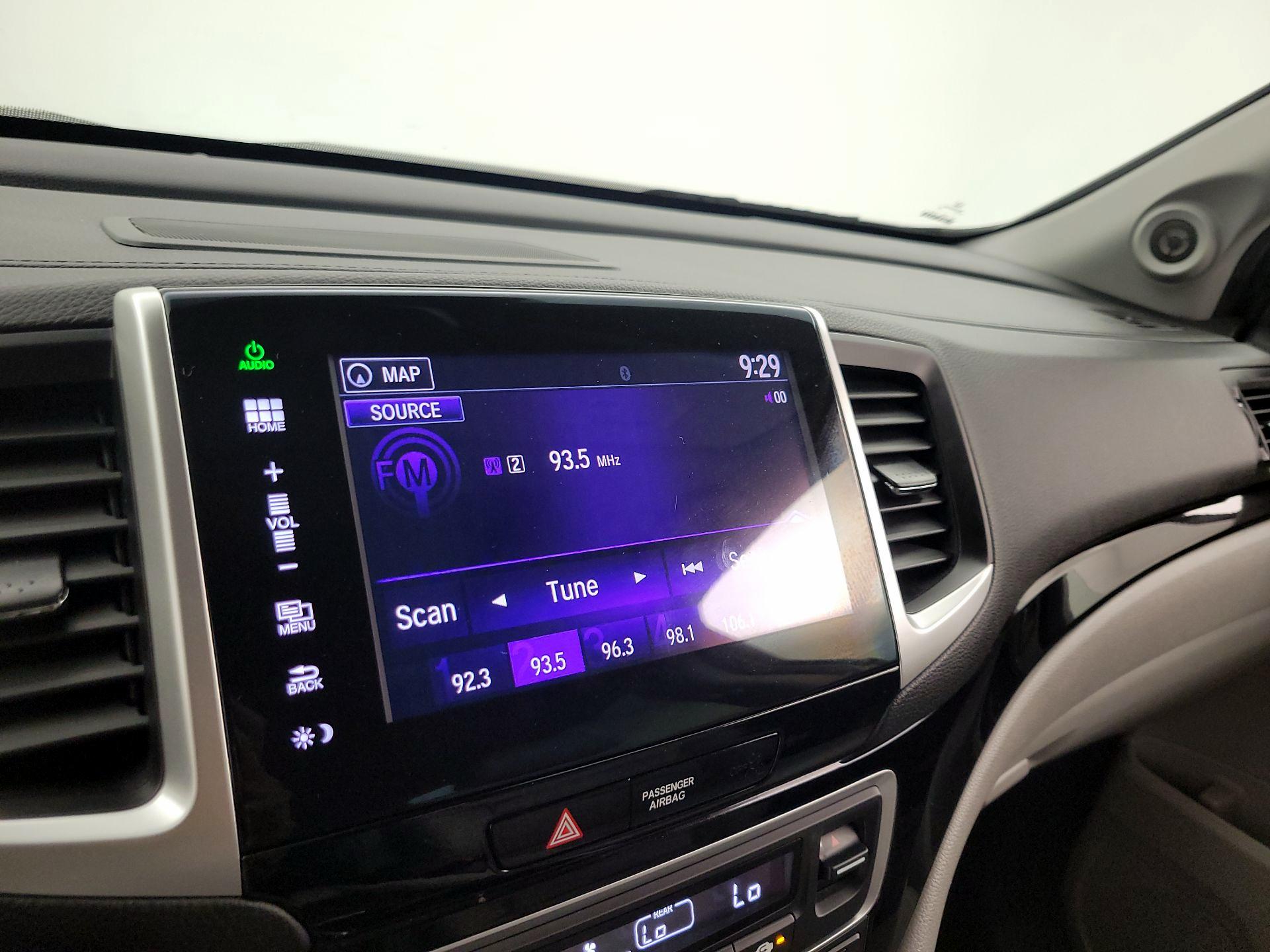 Thumbnail: 2016 Honda Pilot - 15