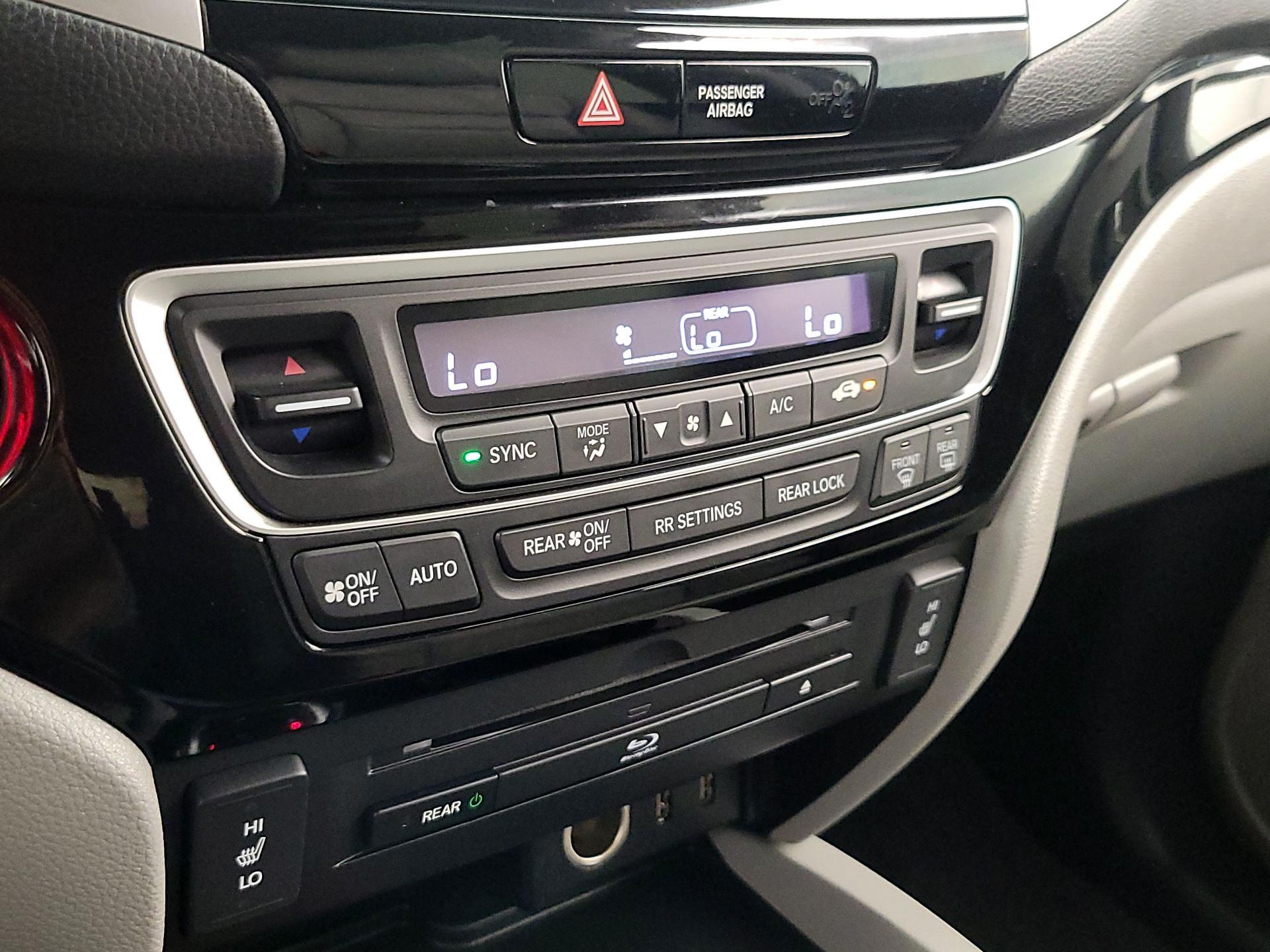 Thumbnail: 2016 Honda Pilot - 16