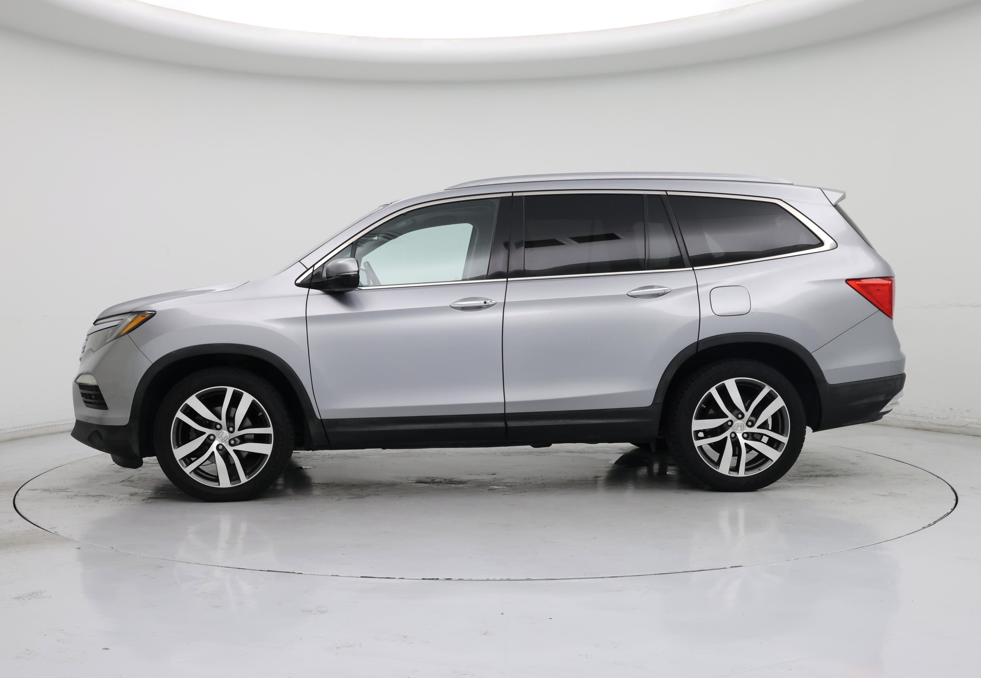 Thumbnail: 2016 Honda Pilot - 3