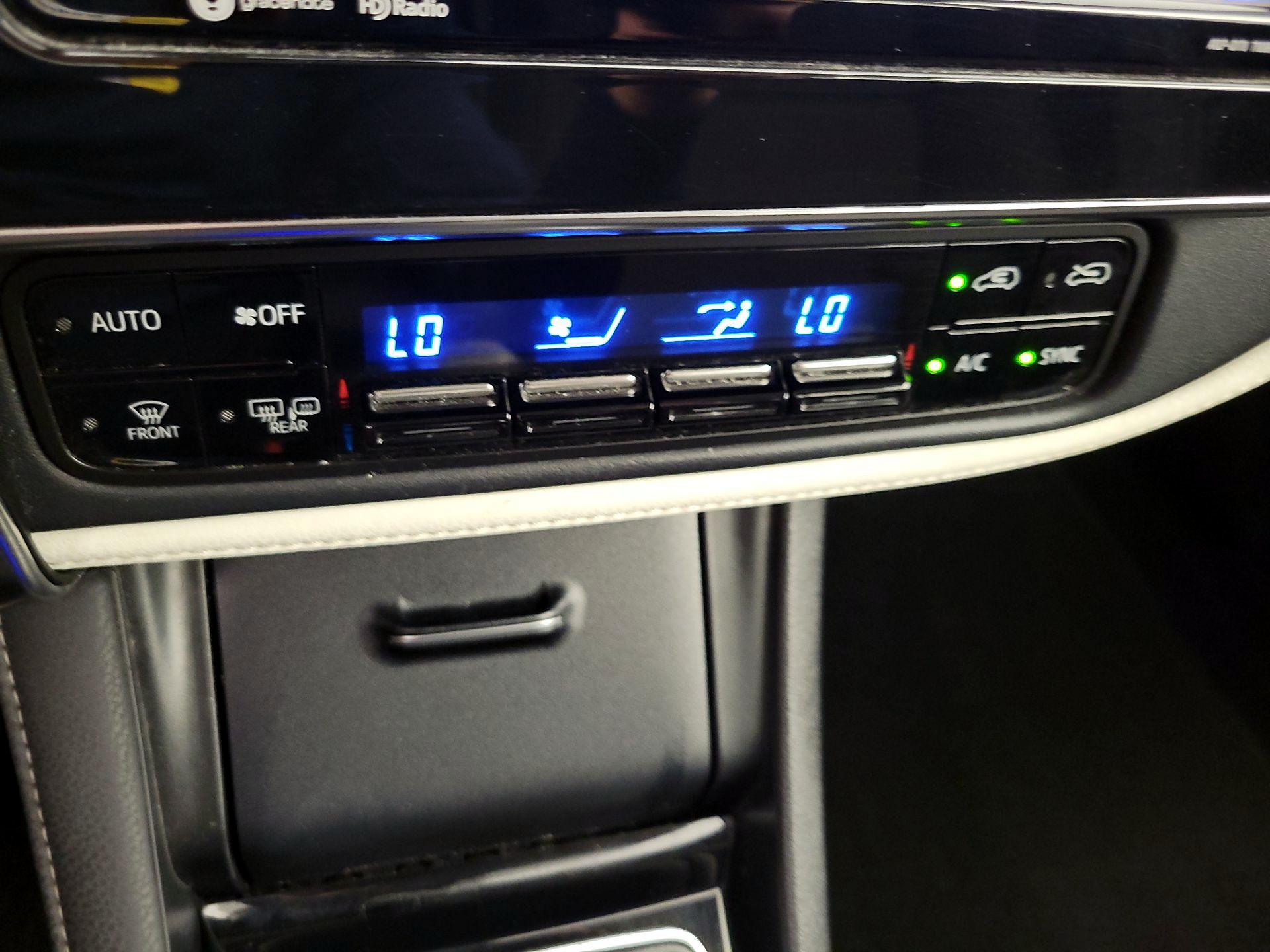 Thumbnail: 2017 Toyota Corolla iM - 16