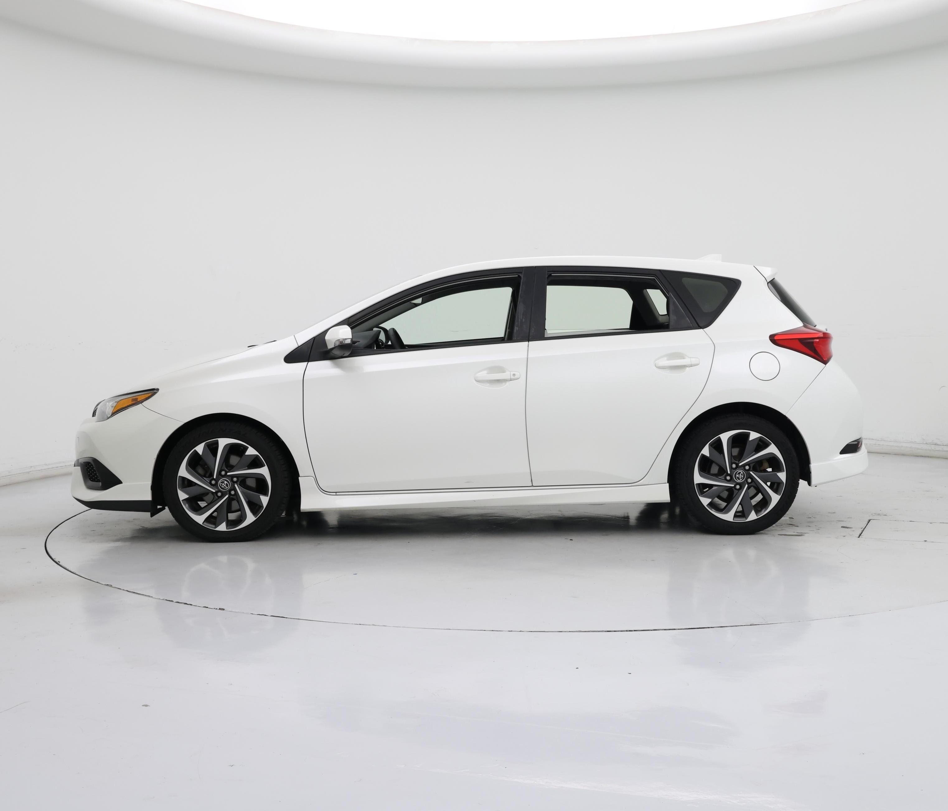Thumbnail: 2017 Toyota Corolla iM - 3