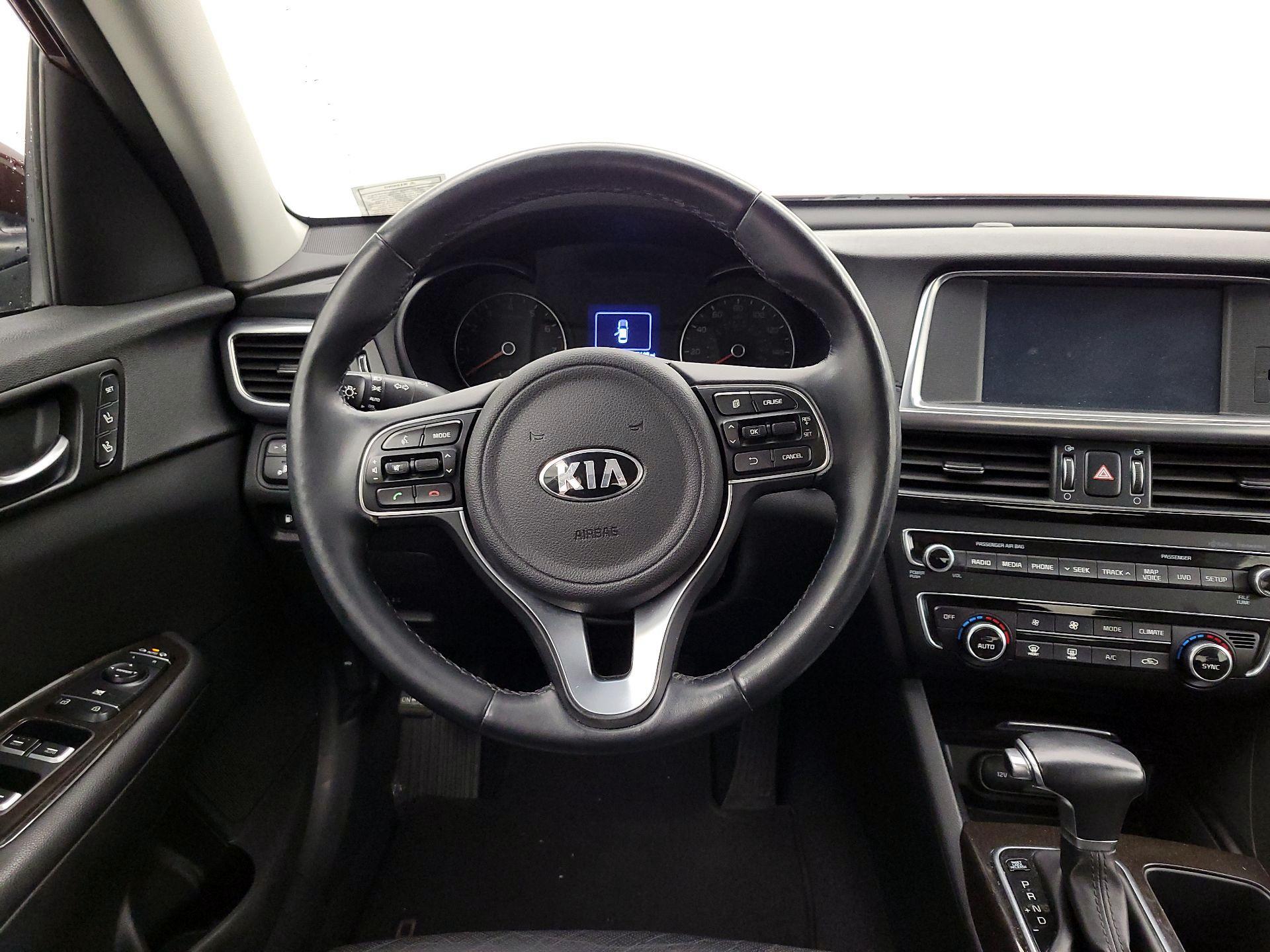 Thumbnail: 2016 Kia Optima - 10
