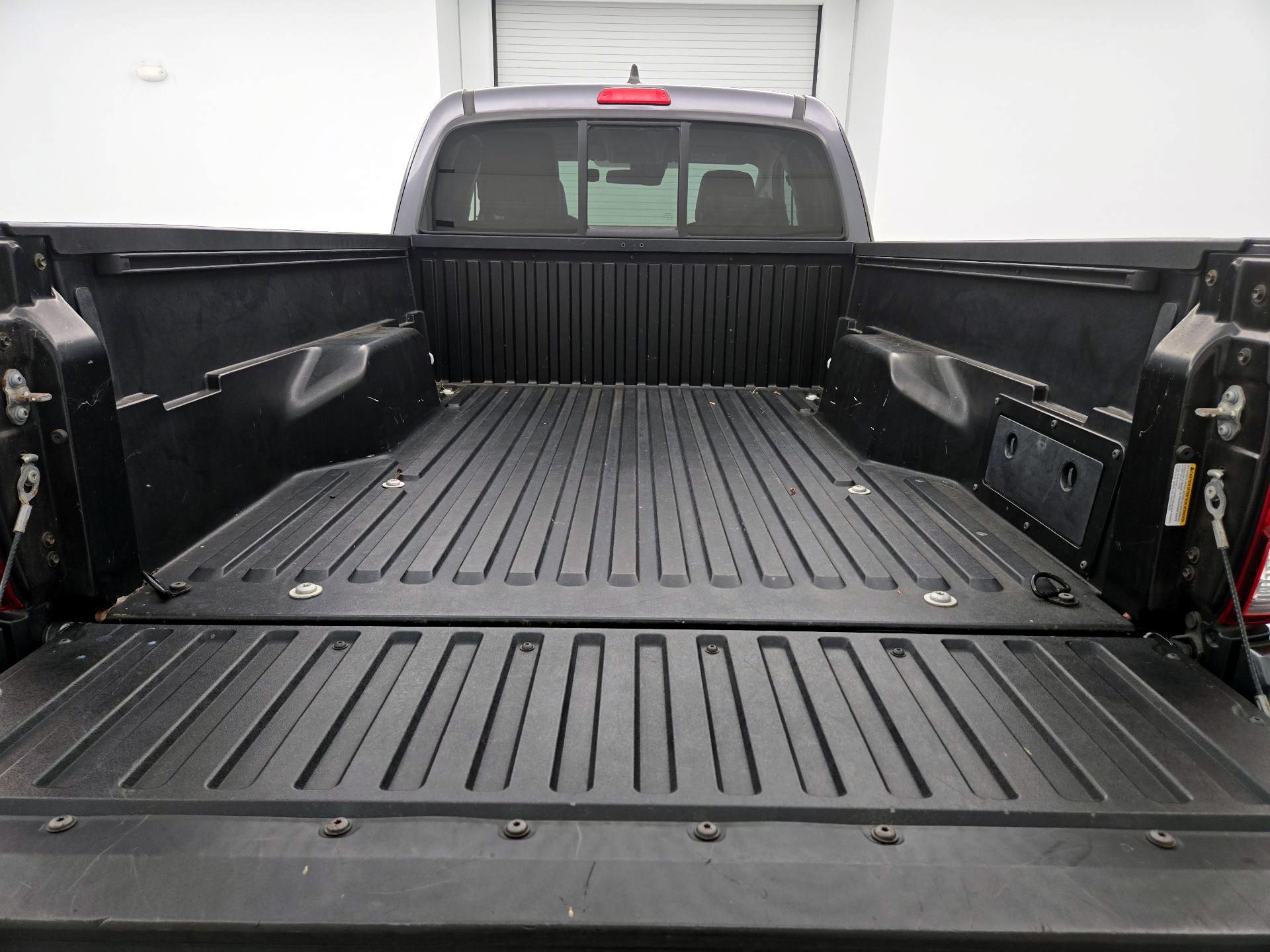 Thumbnail: 2020 Toyota Tacoma - 20