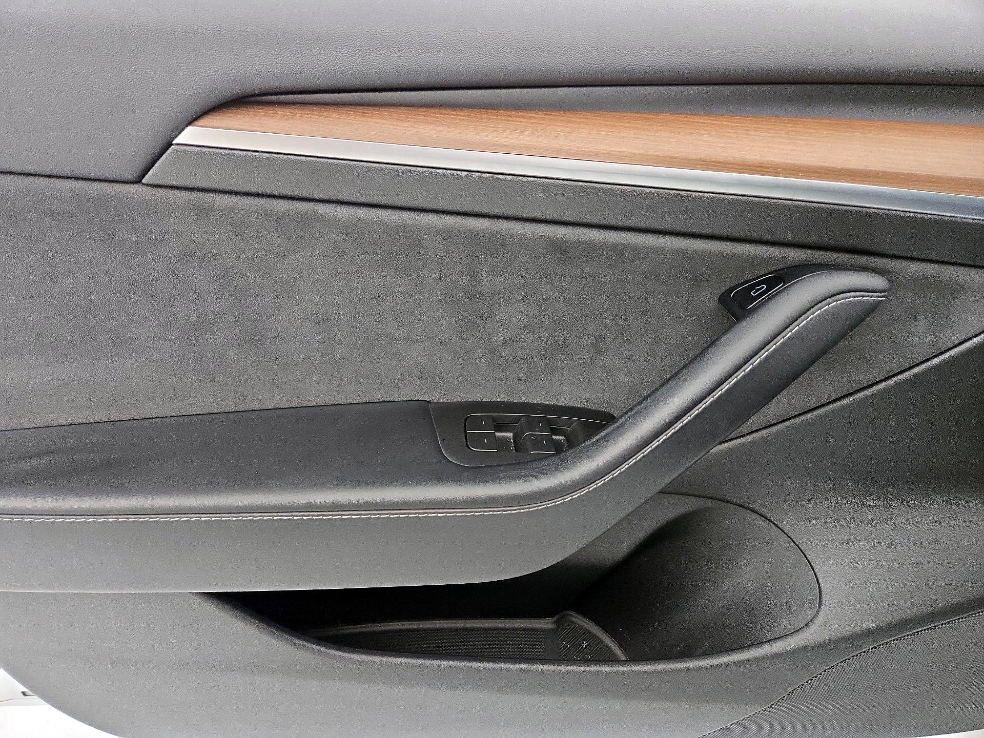 Thumbnail: 2021 Tesla Model 3 - 12