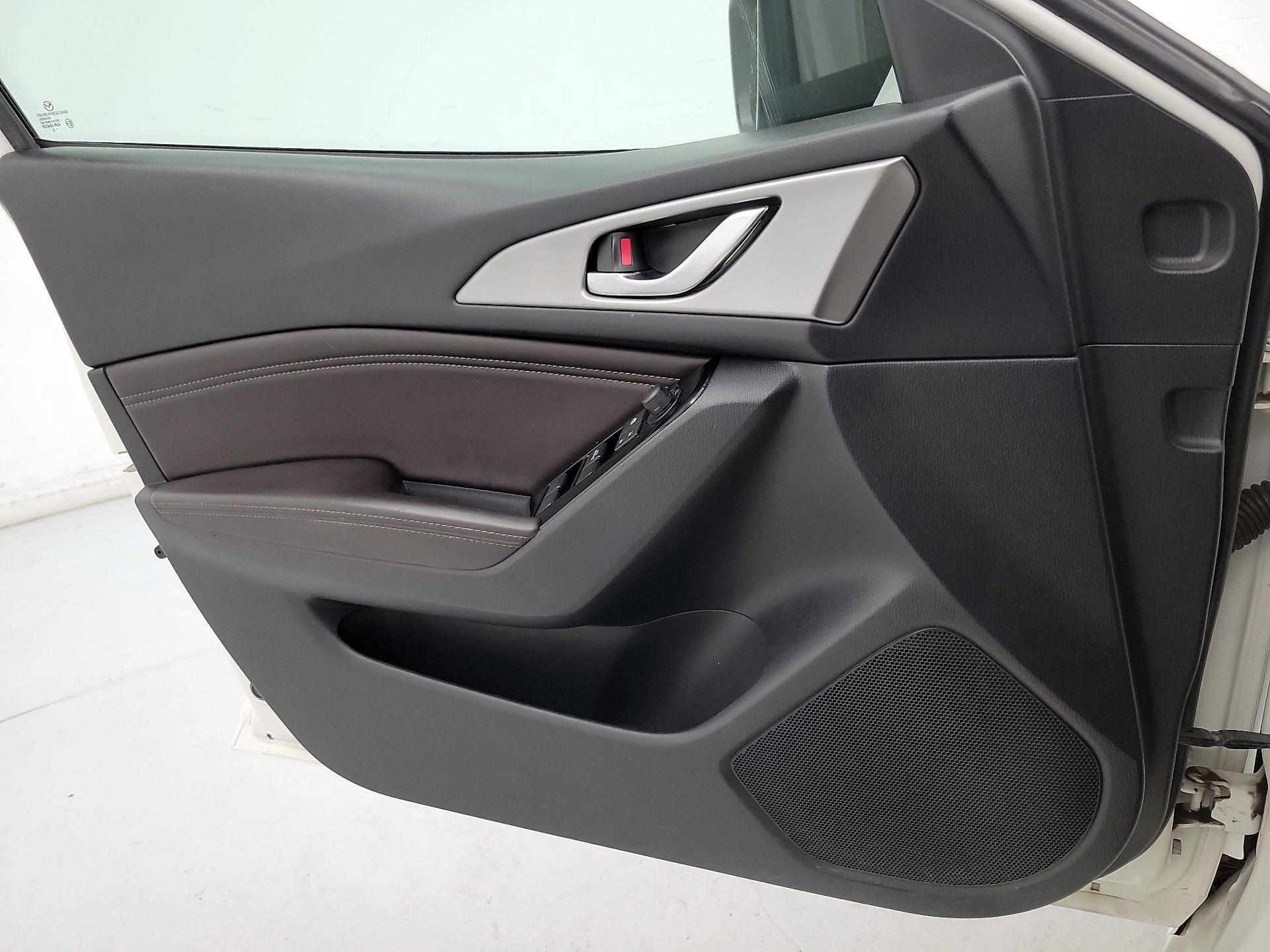 Thumbnail: 2018 Mazda Mazda3 - 12