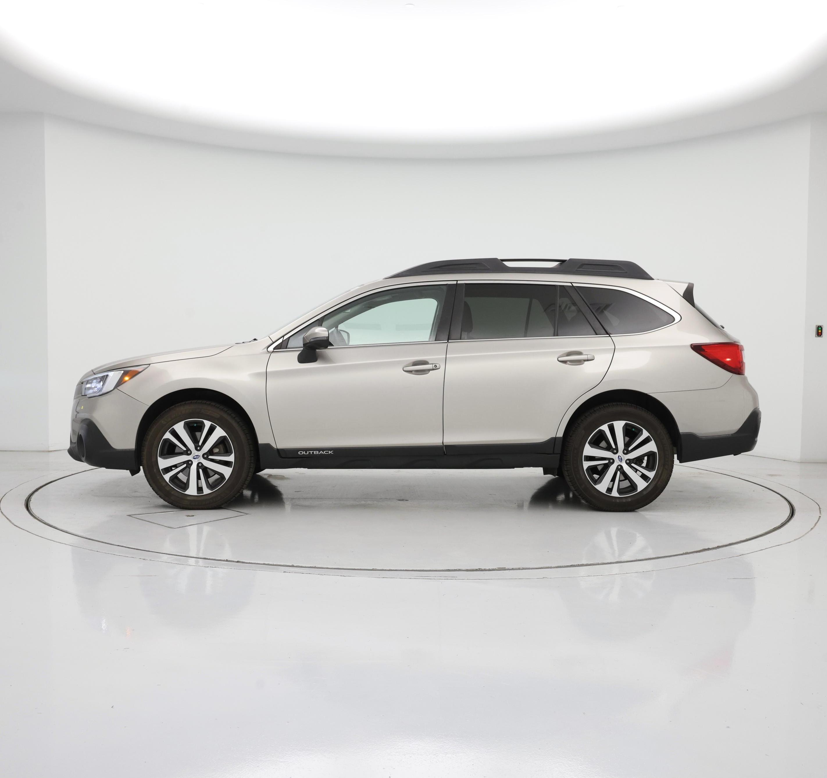 Thumbnail: 2019 Subaru Outback - 3