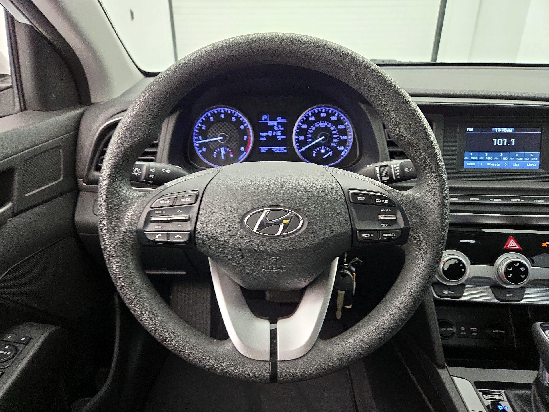 Thumbnail: 2019 Hyundai Elantra - 10