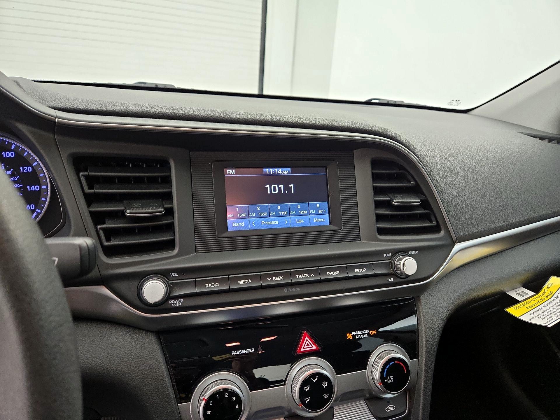 Thumbnail: 2019 Hyundai Elantra - 15