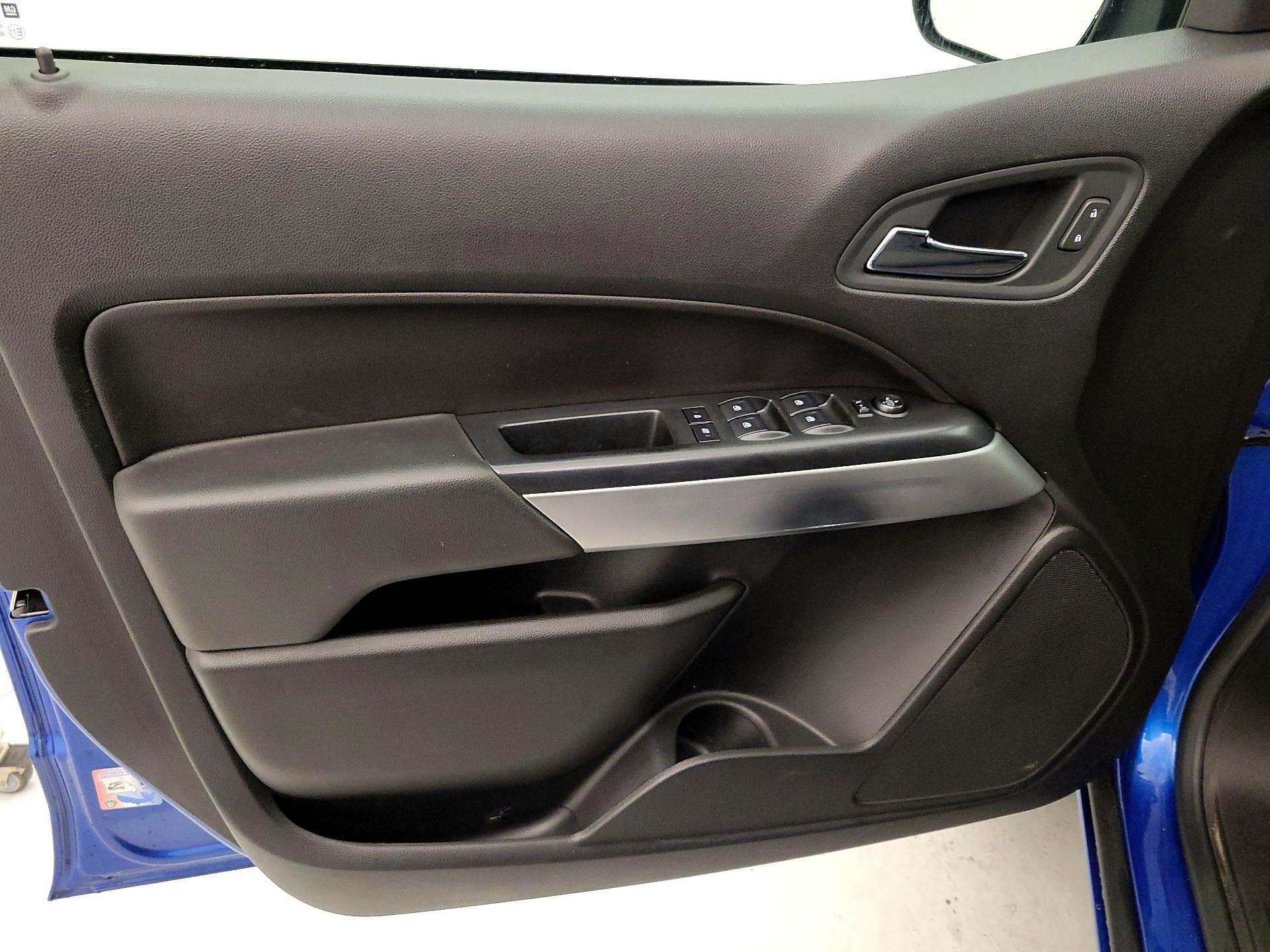 Thumbnail: 2019 Chevrolet Colorado - 12