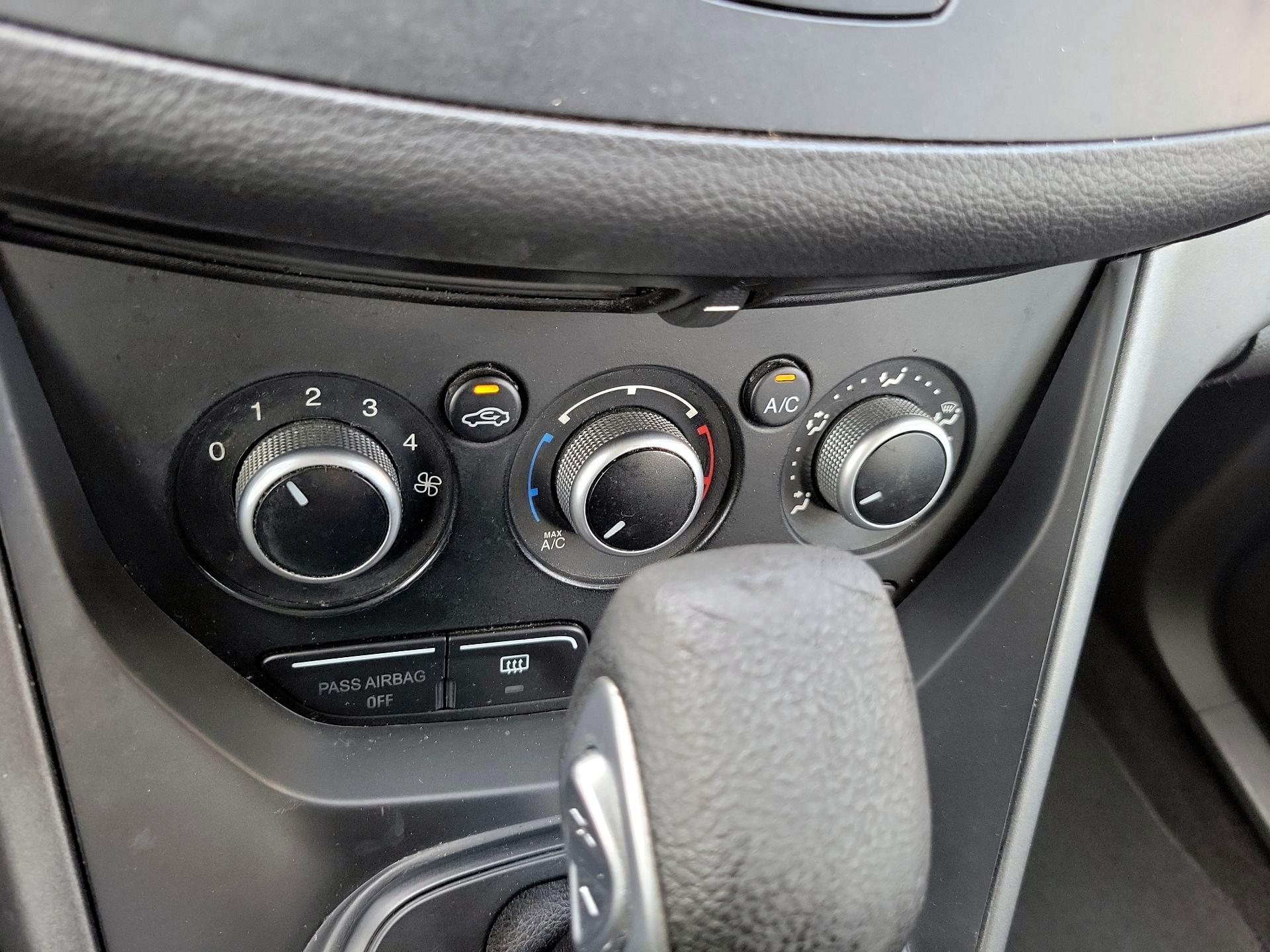Thumbnail: 2014 Ford Escape - 16