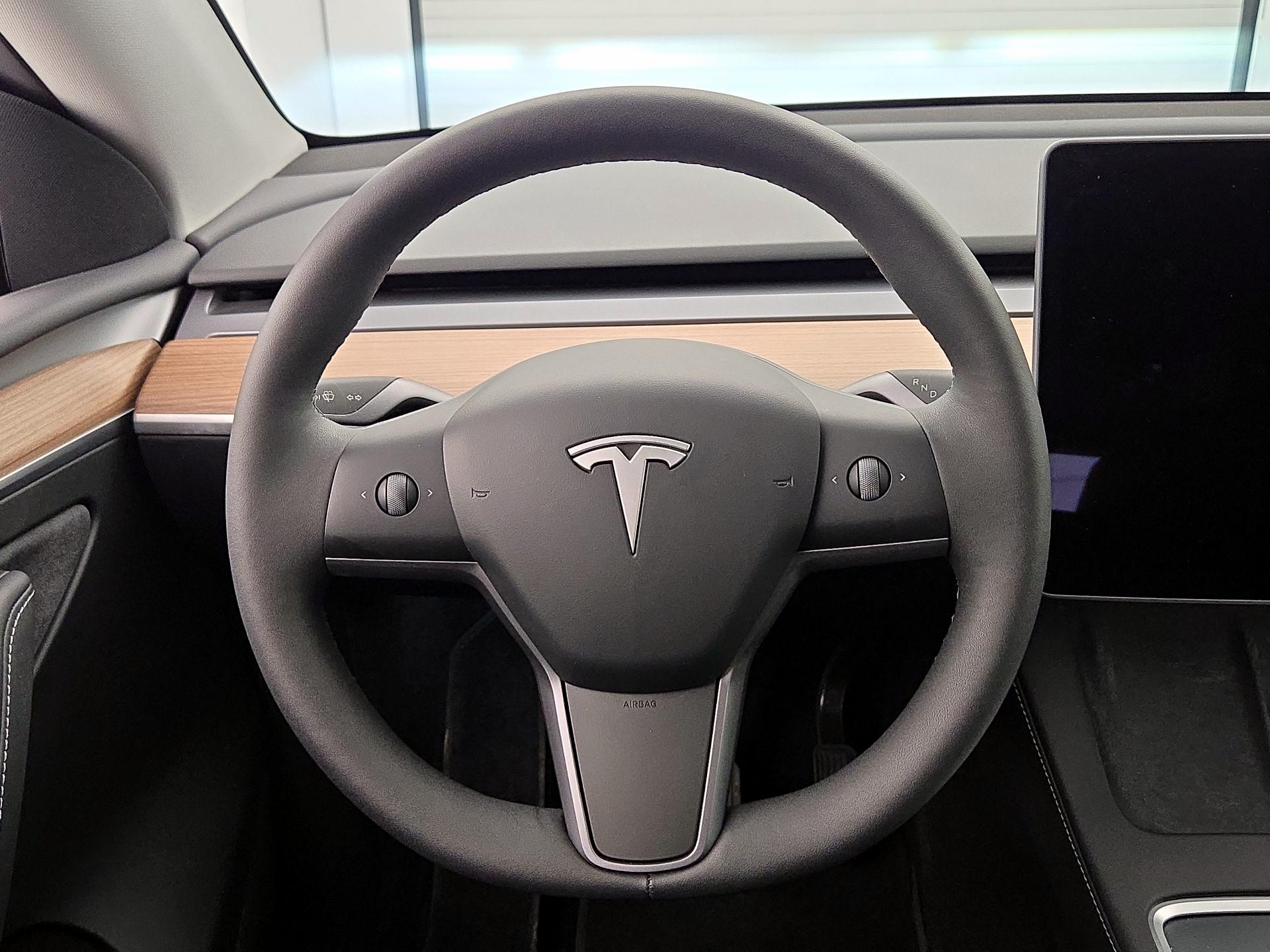 Thumbnail: 2025 Tesla Model Y - 10