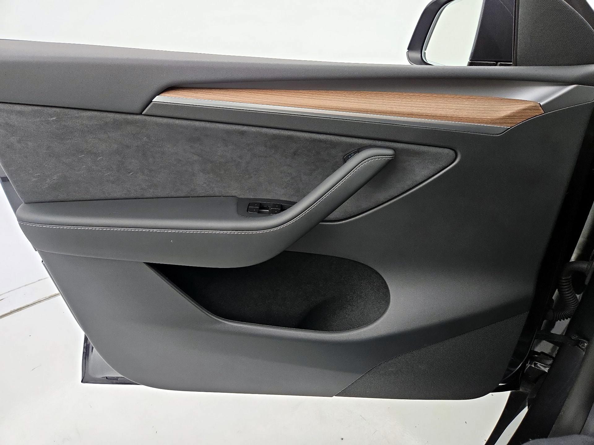 Thumbnail: 2025 Tesla Model Y - 12