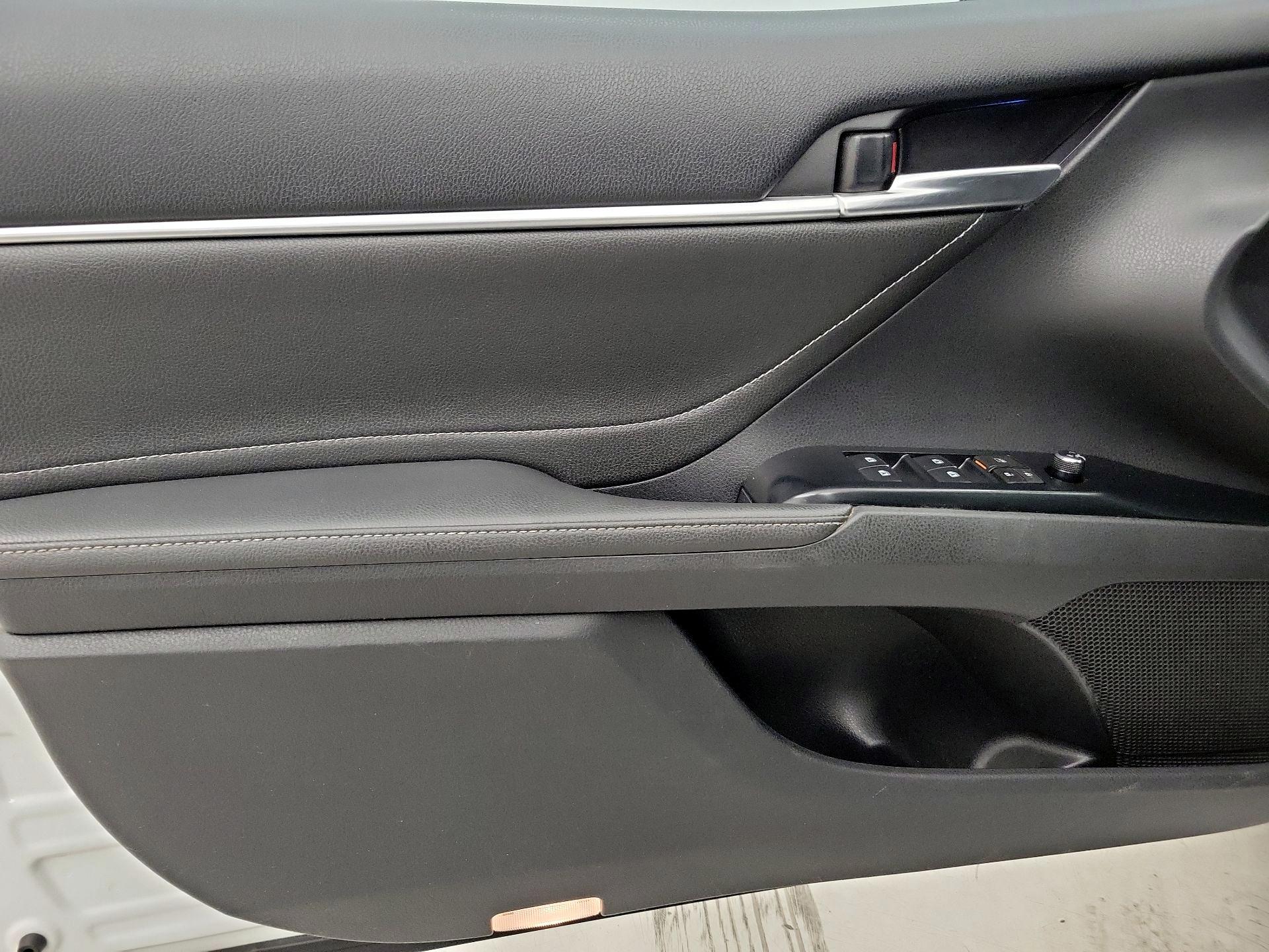 Thumbnail: 2018 Toyota Camry - 12