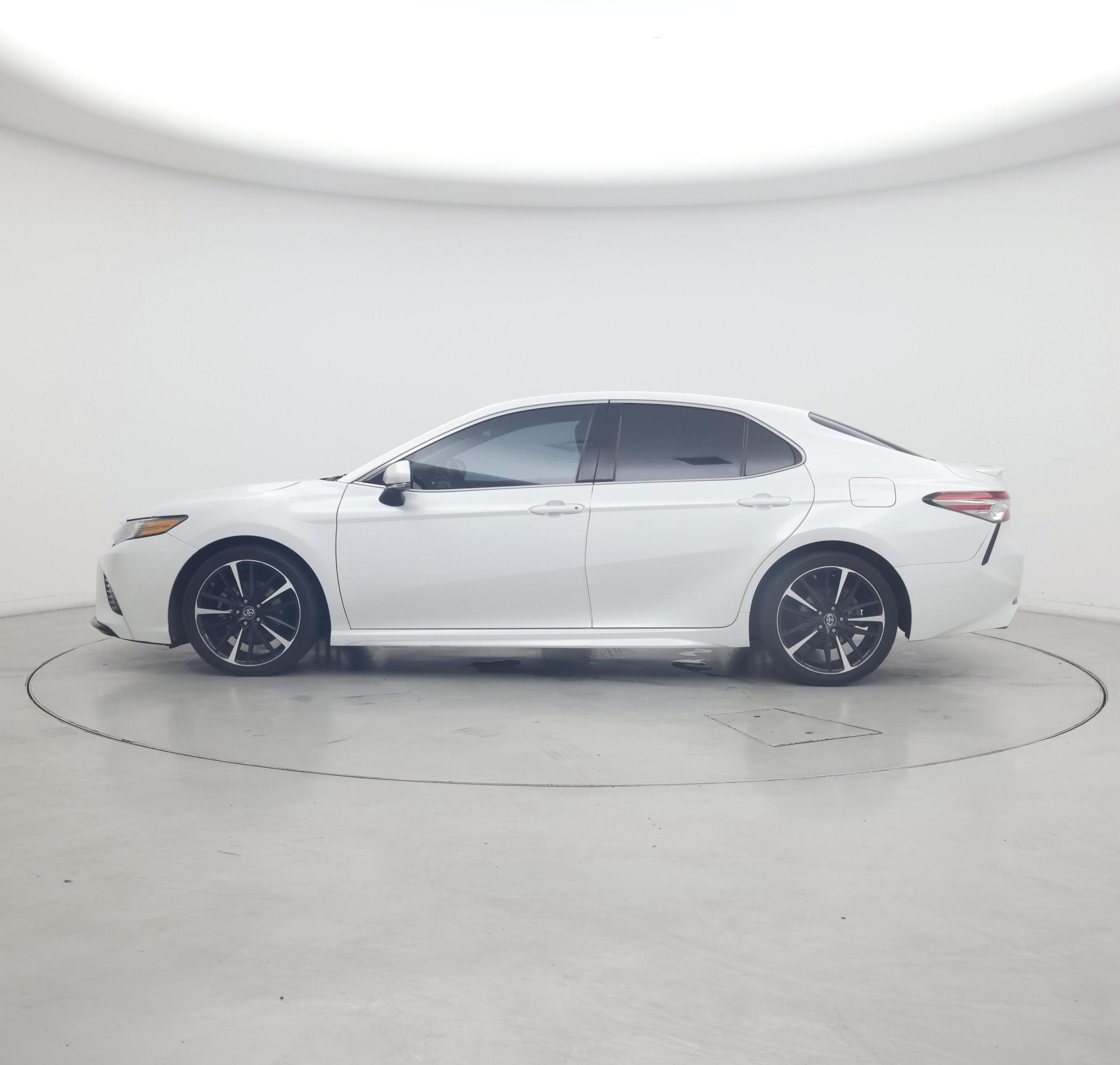 Thumbnail: 2018 Toyota Camry - 3