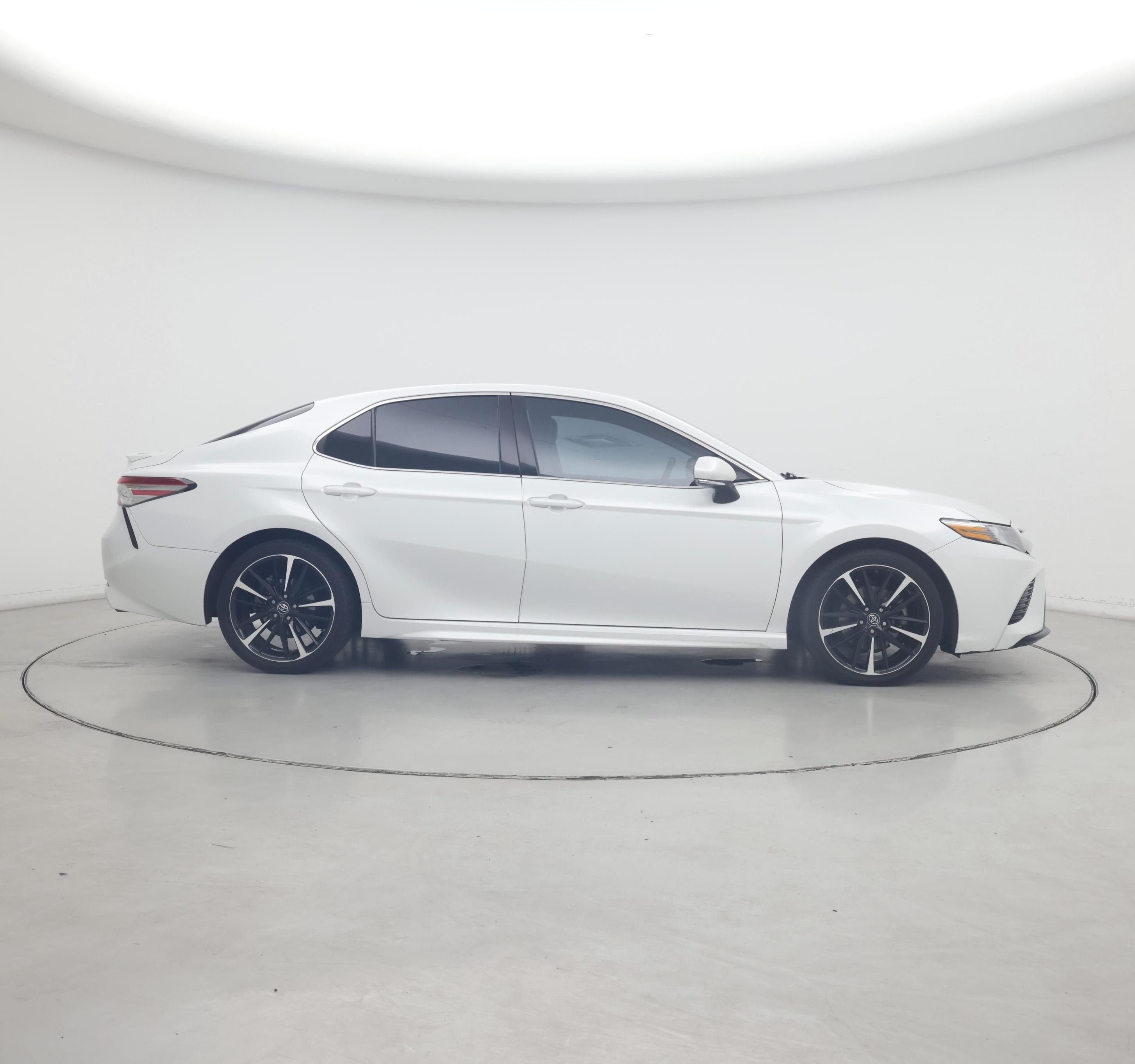 Thumbnail: 2018 Toyota Camry - 7