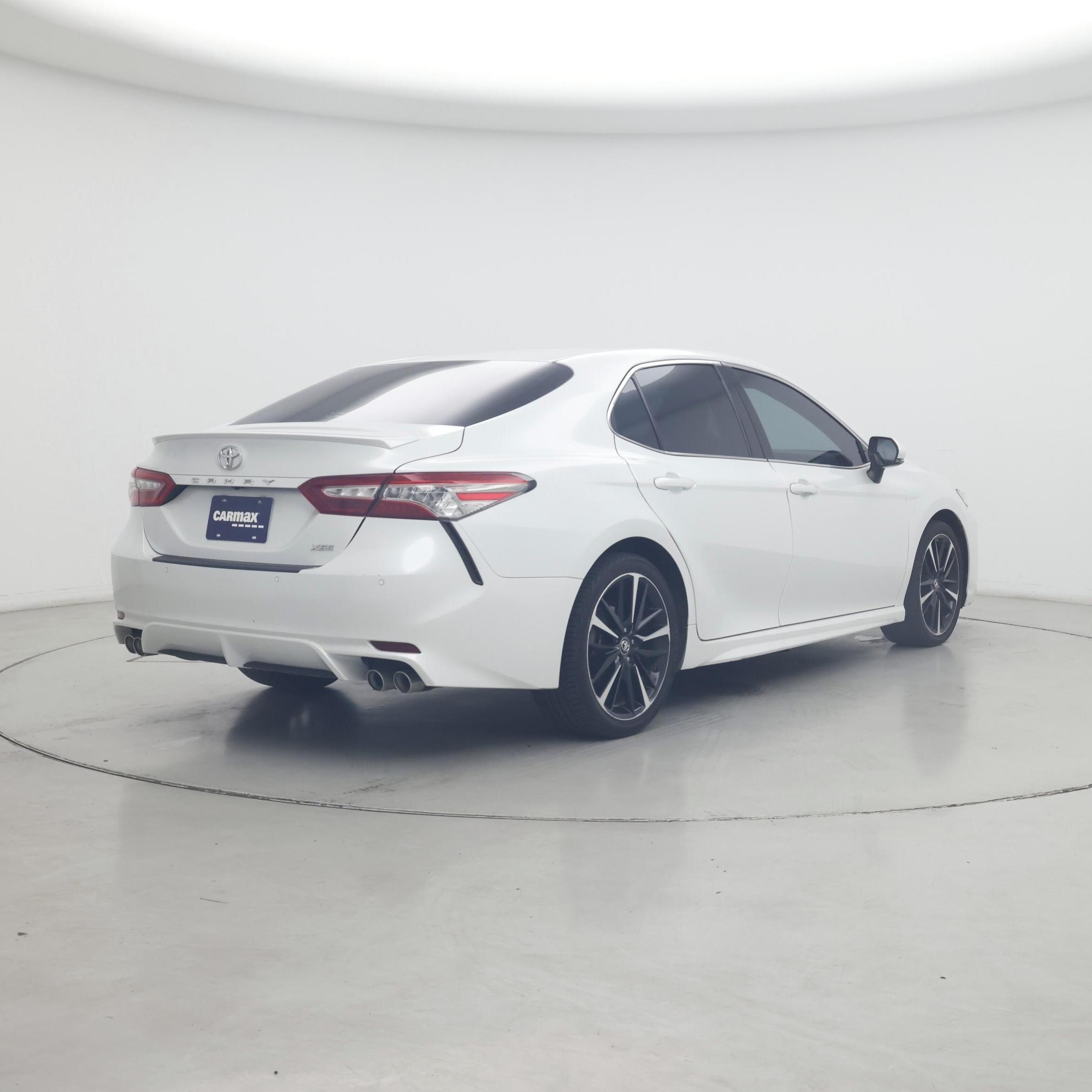 Thumbnail: 2018 Toyota Camry - 8
