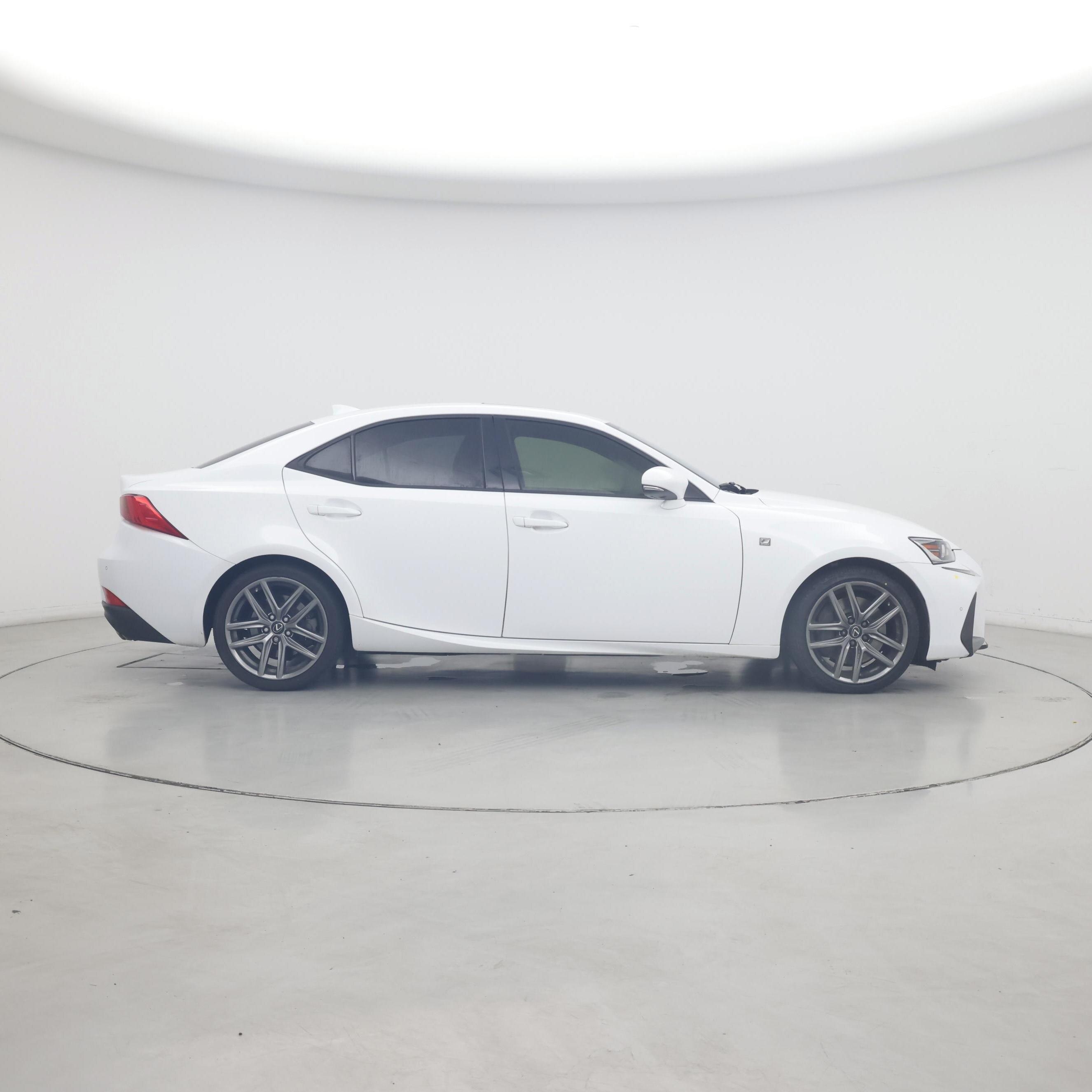 Thumbnail: 2018 Lexus IS - 7