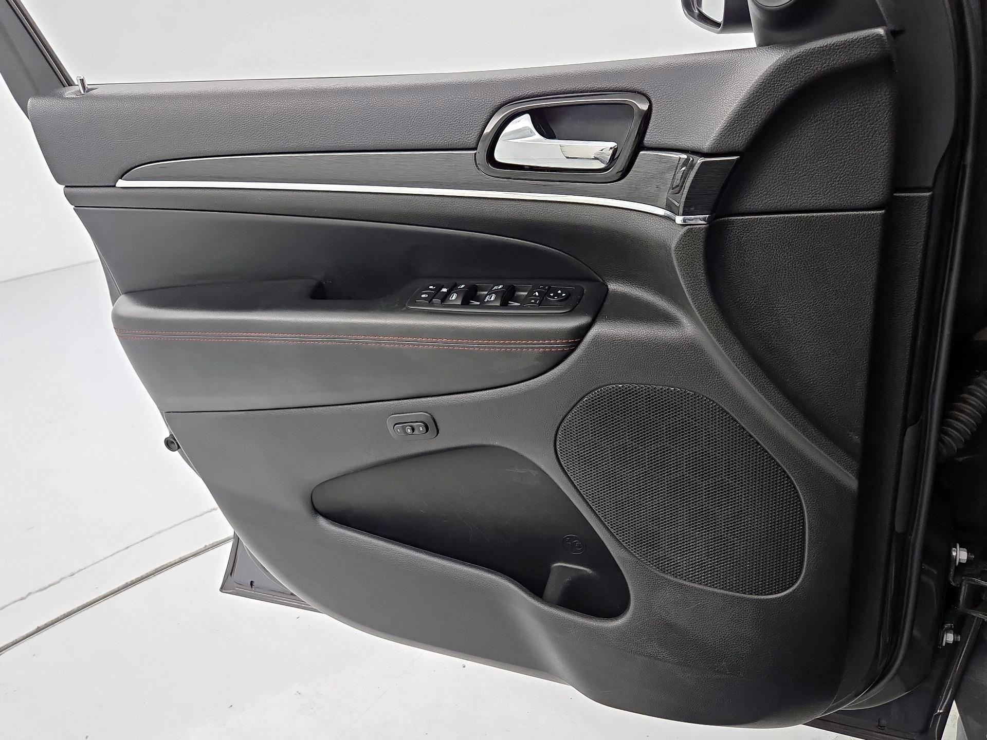 Thumbnail: 2020 Jeep Grand Cherokee - 12