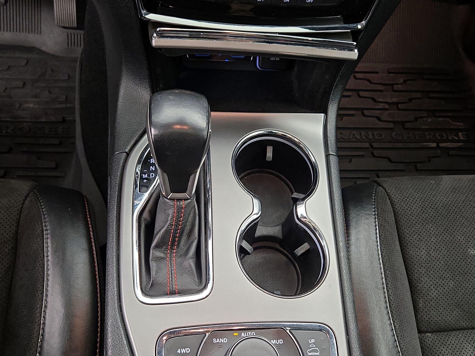 Thumbnail: 2020 Jeep Grand Cherokee - 18