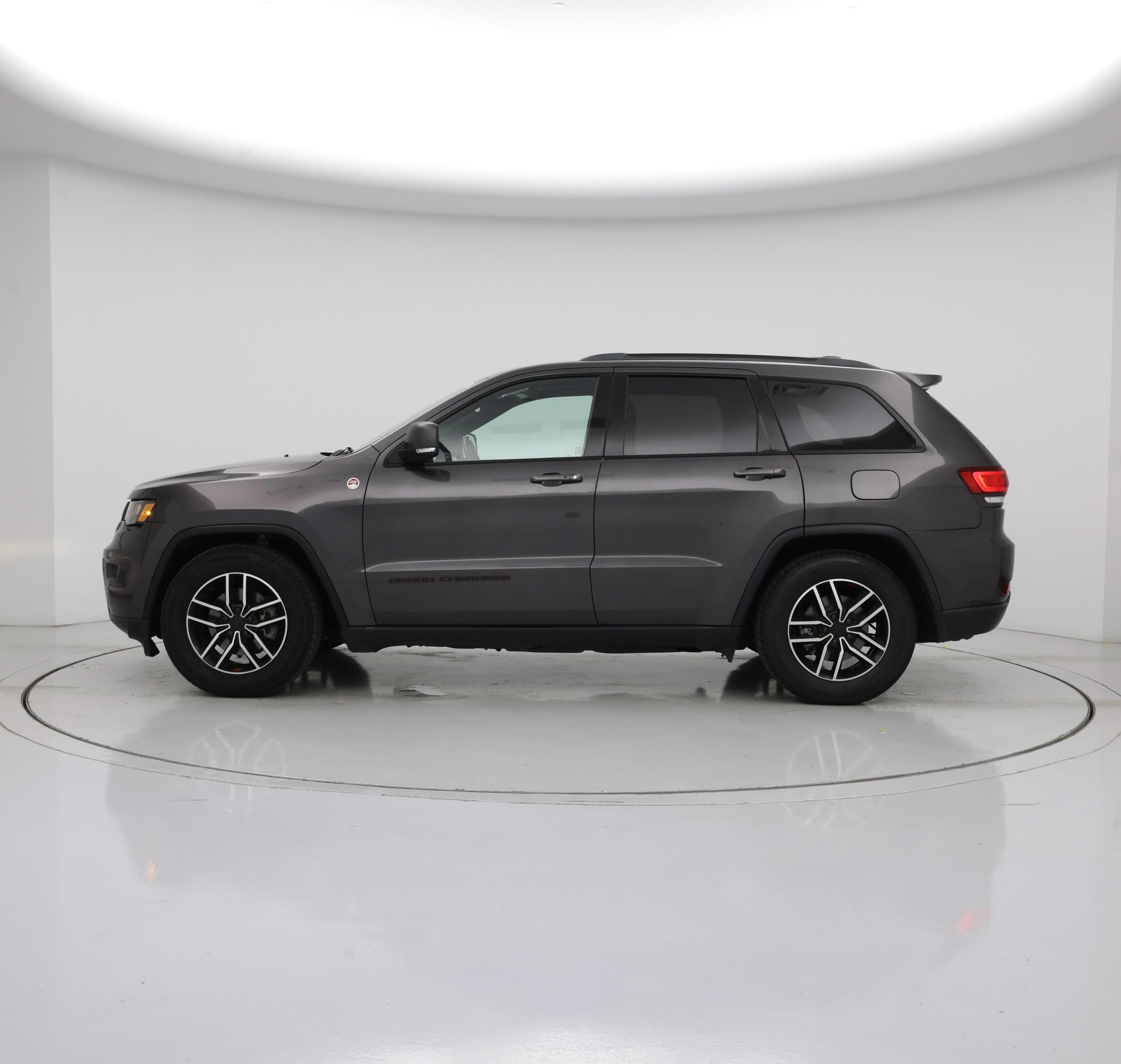 Thumbnail: 2020 Jeep Grand Cherokee - 3