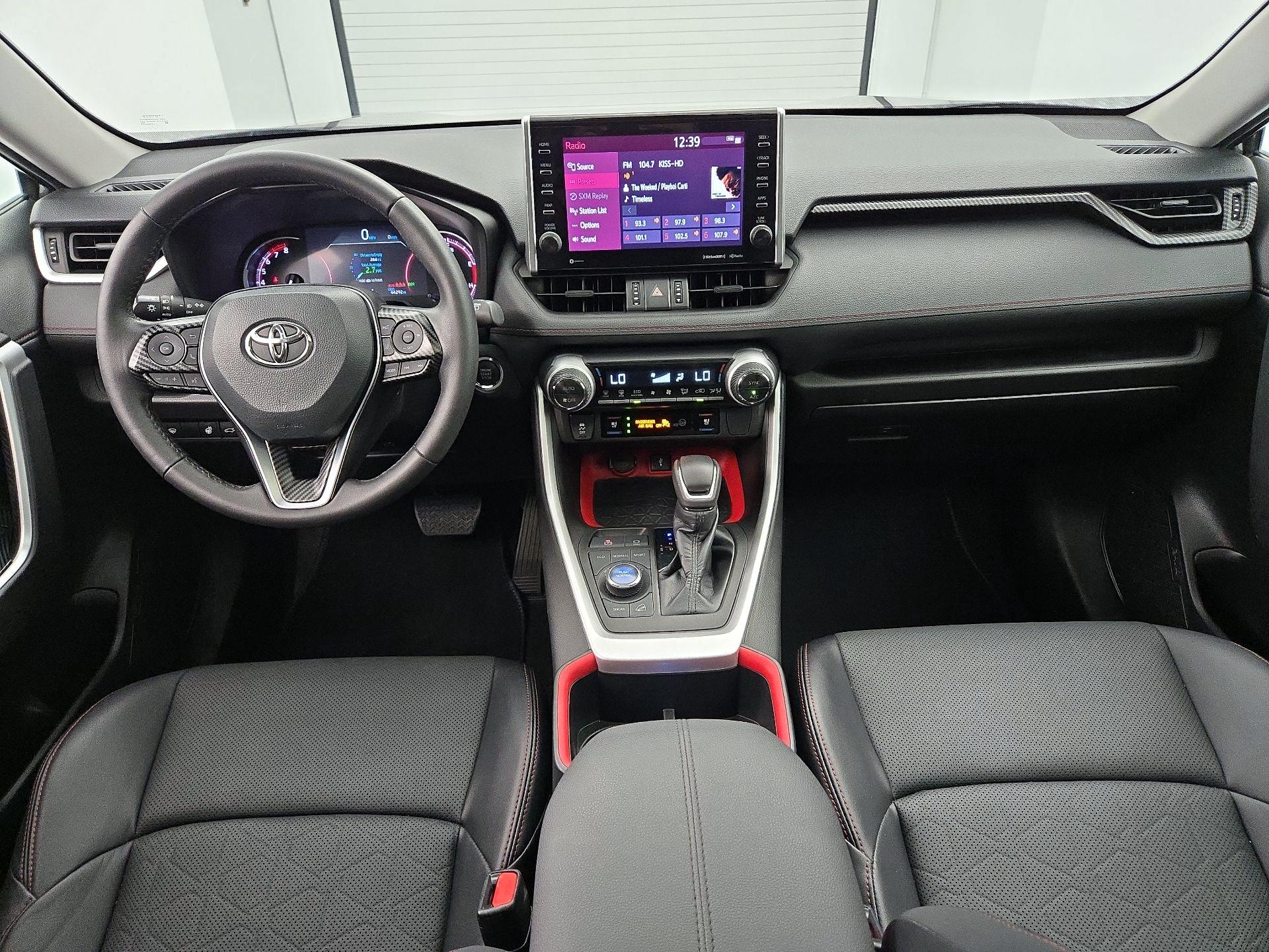 Thumbnail: 2022 Toyota RAV4 - 9