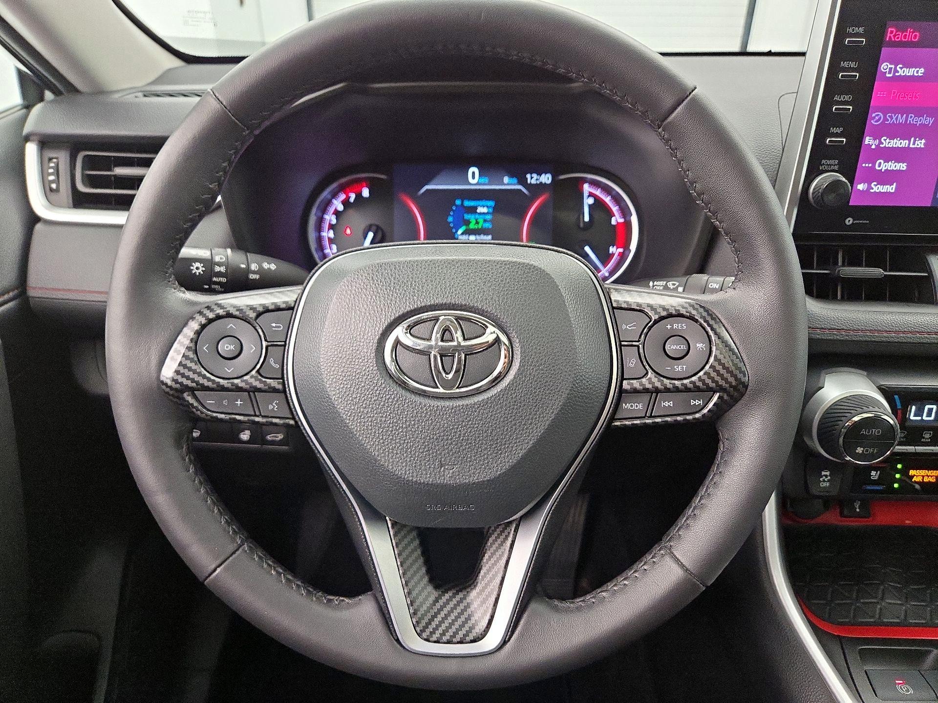 Thumbnail: 2022 Toyota RAV4 - 10