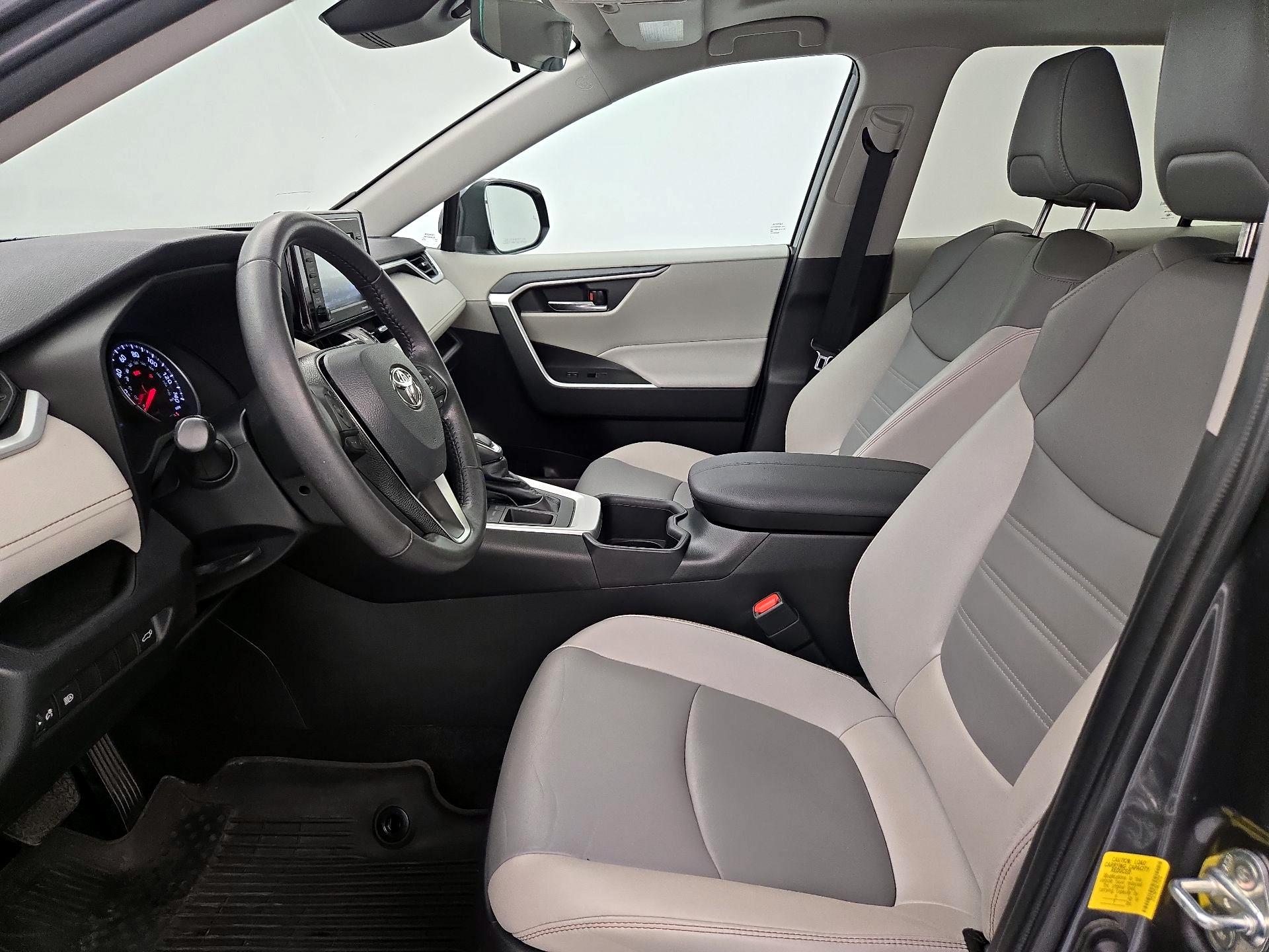 Thumbnail: 2022 Toyota RAV4 - 11