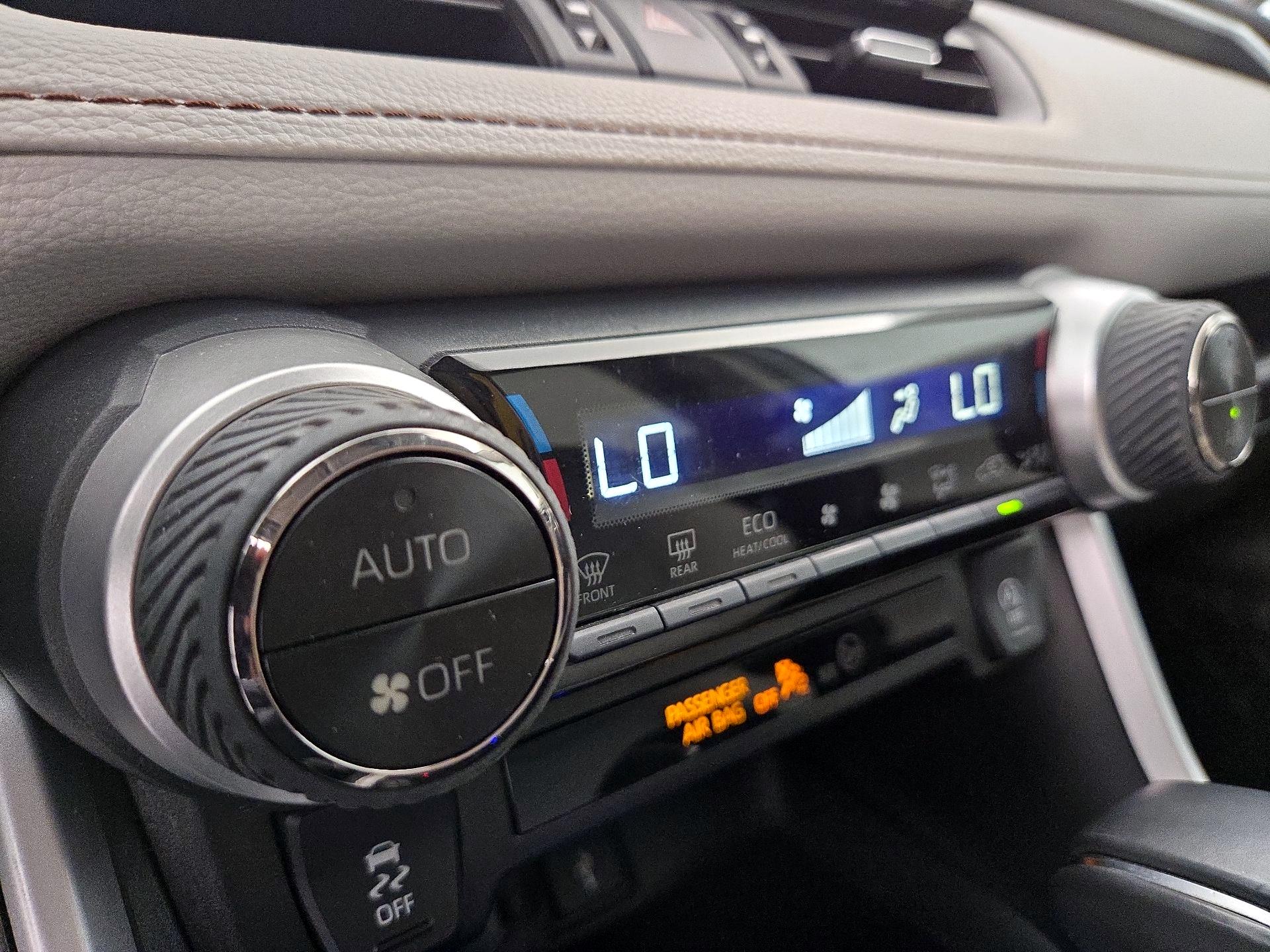 Thumbnail: 2022 Toyota RAV4 - 17
