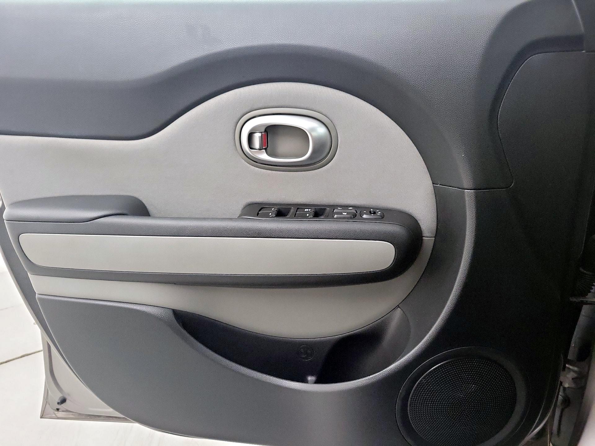 Thumbnail: 2016 Kia Soul - 12