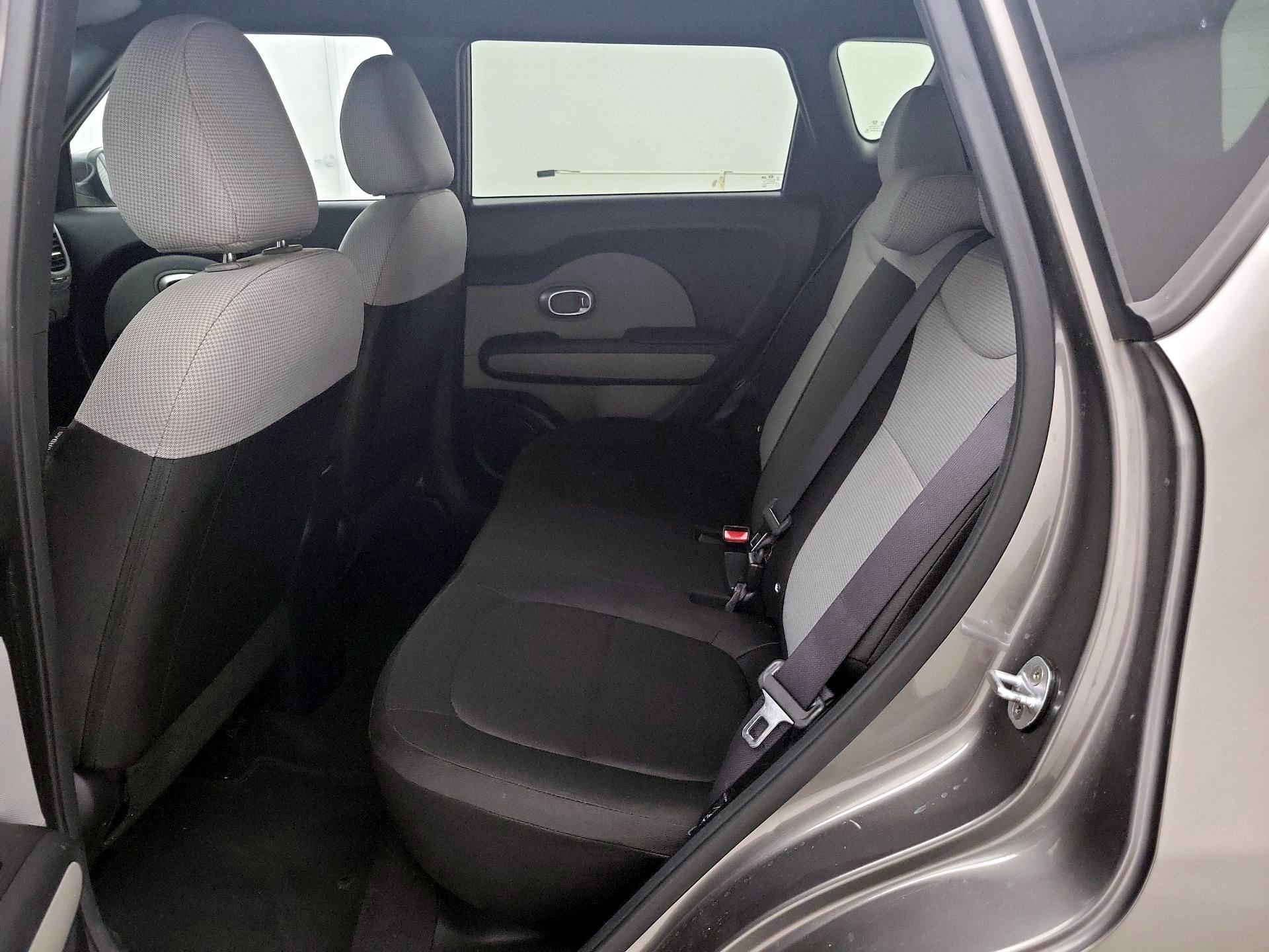 Thumbnail: 2016 Kia Soul - 18
