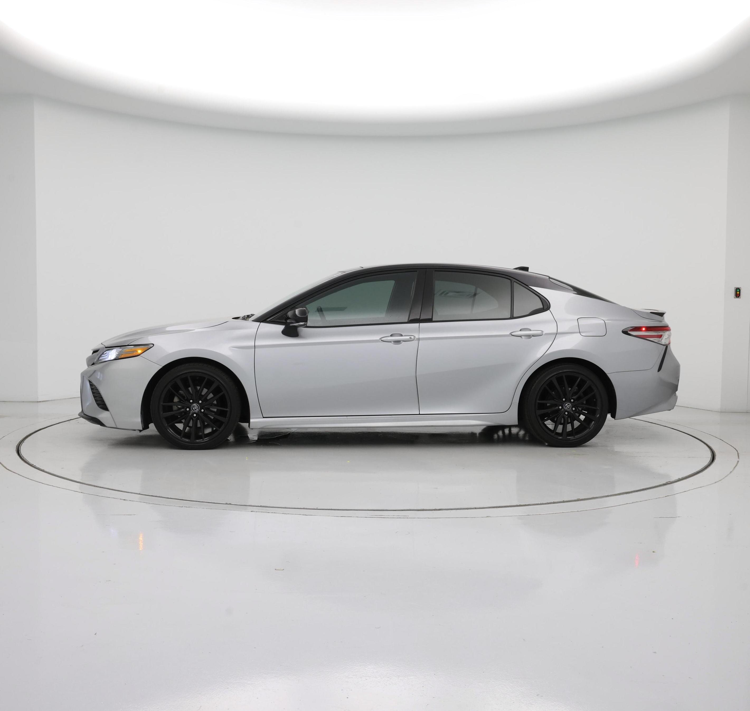 Thumbnail: 2019 Toyota Camry - 3