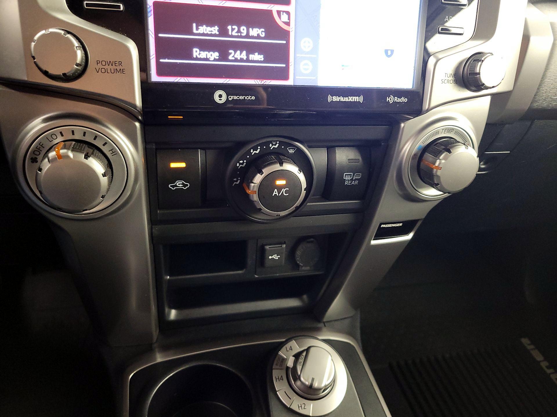 Thumbnail: 2020 Toyota 4Runner - 17