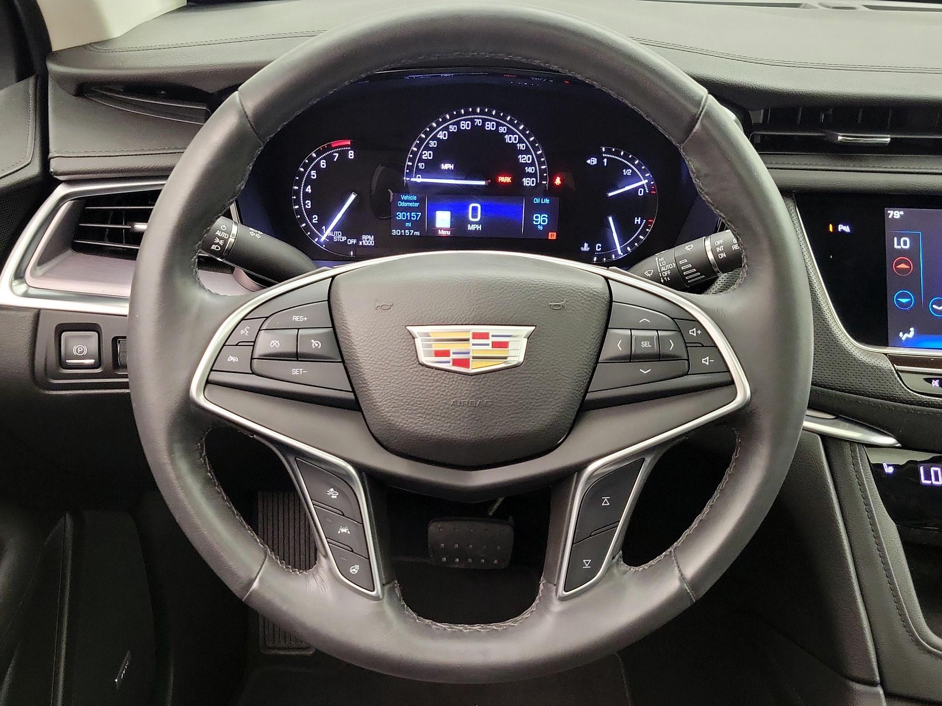 Thumbnail: 2017 Cadillac XT5 - 10