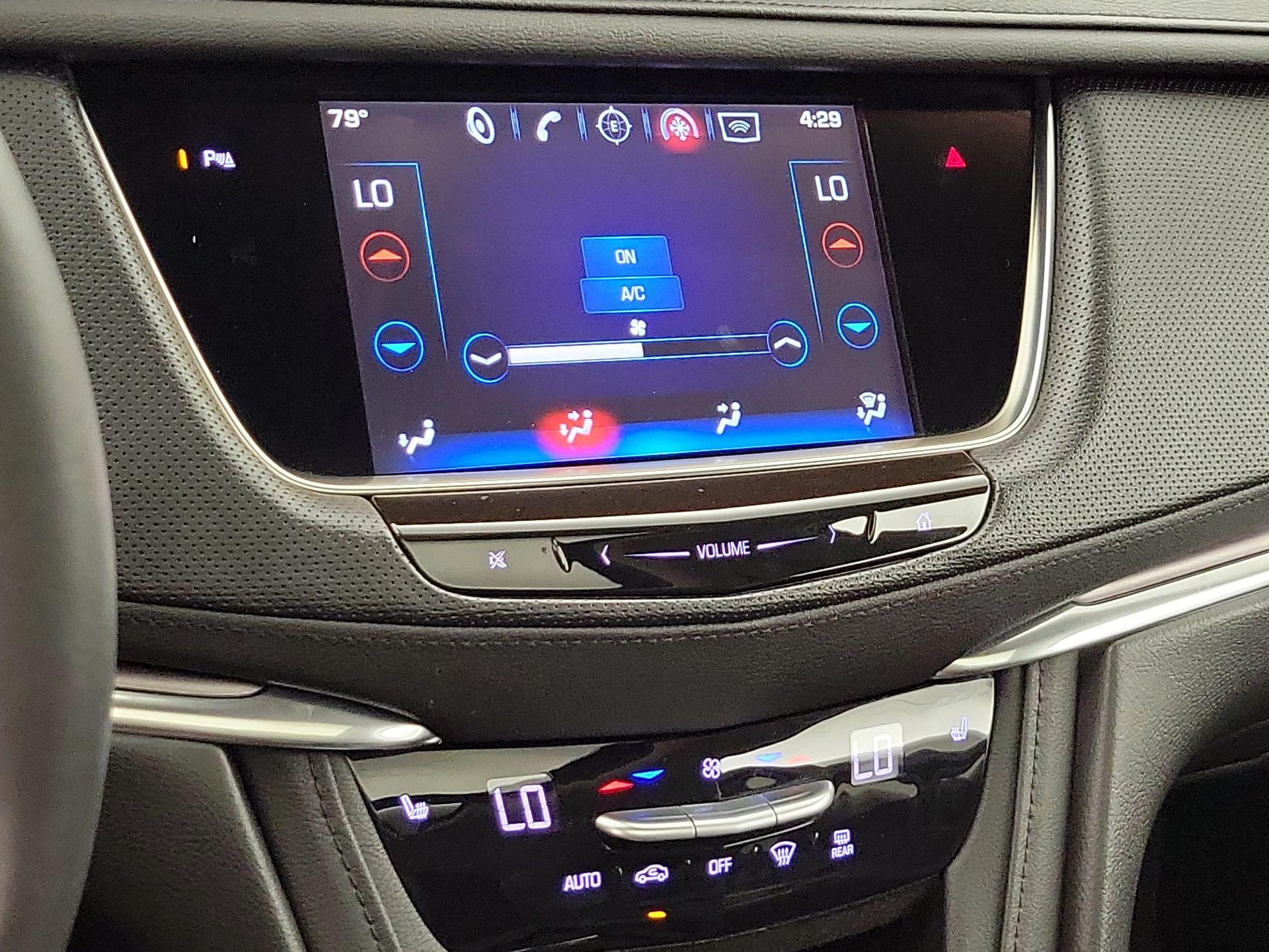 Thumbnail: 2017 Cadillac XT5 - 17