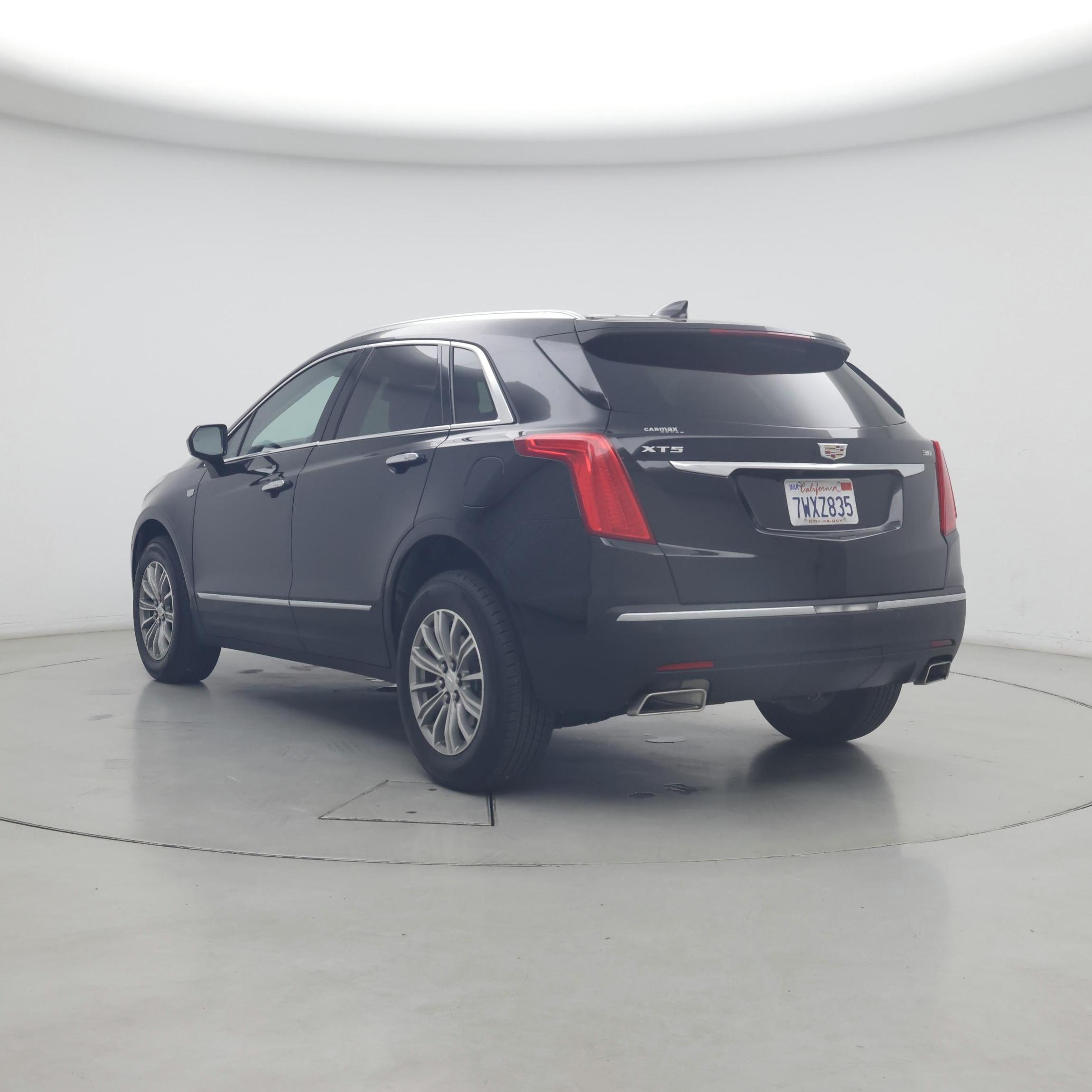 Thumbnail: 2017 Cadillac XT5 - 2