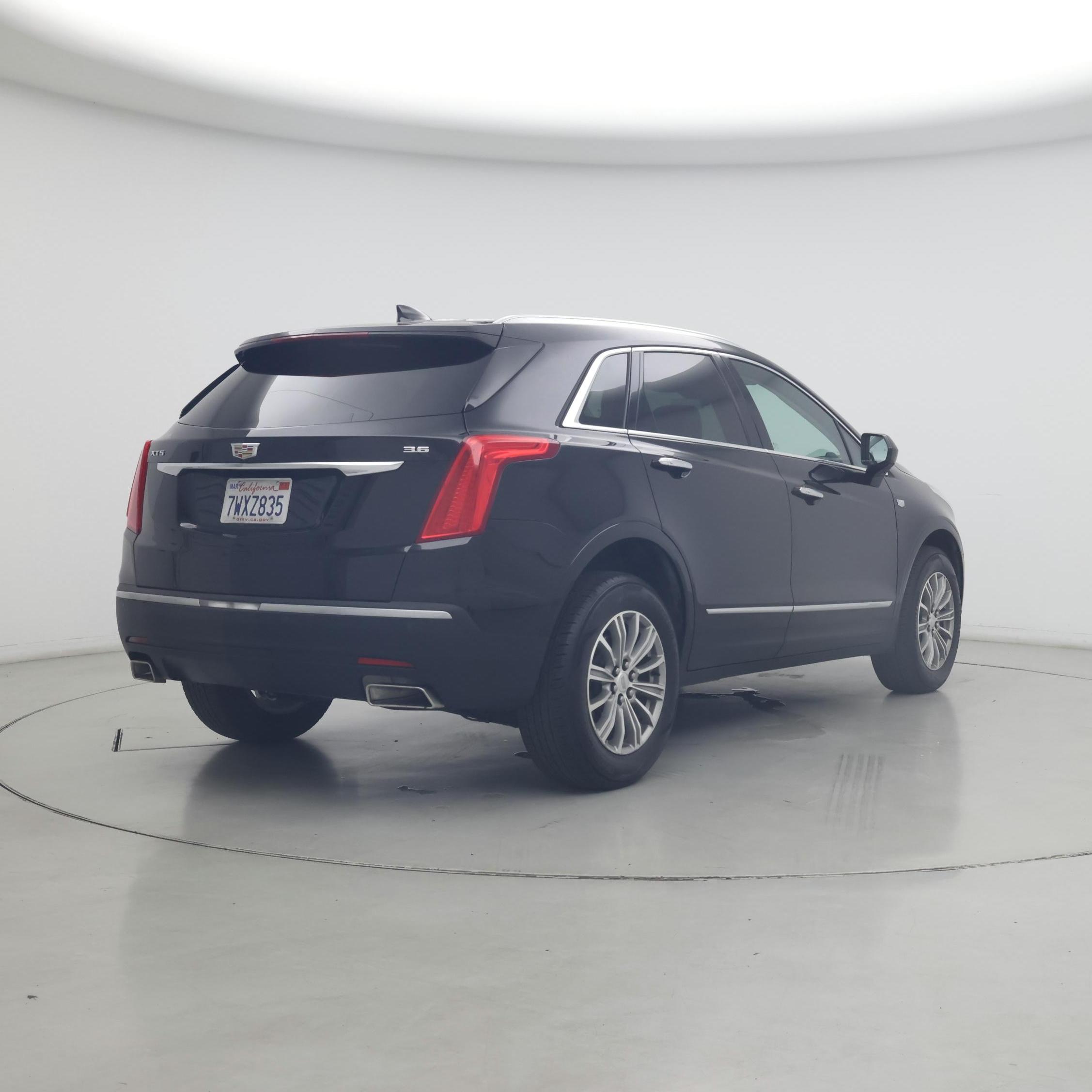 Thumbnail: 2017 Cadillac XT5 - 8