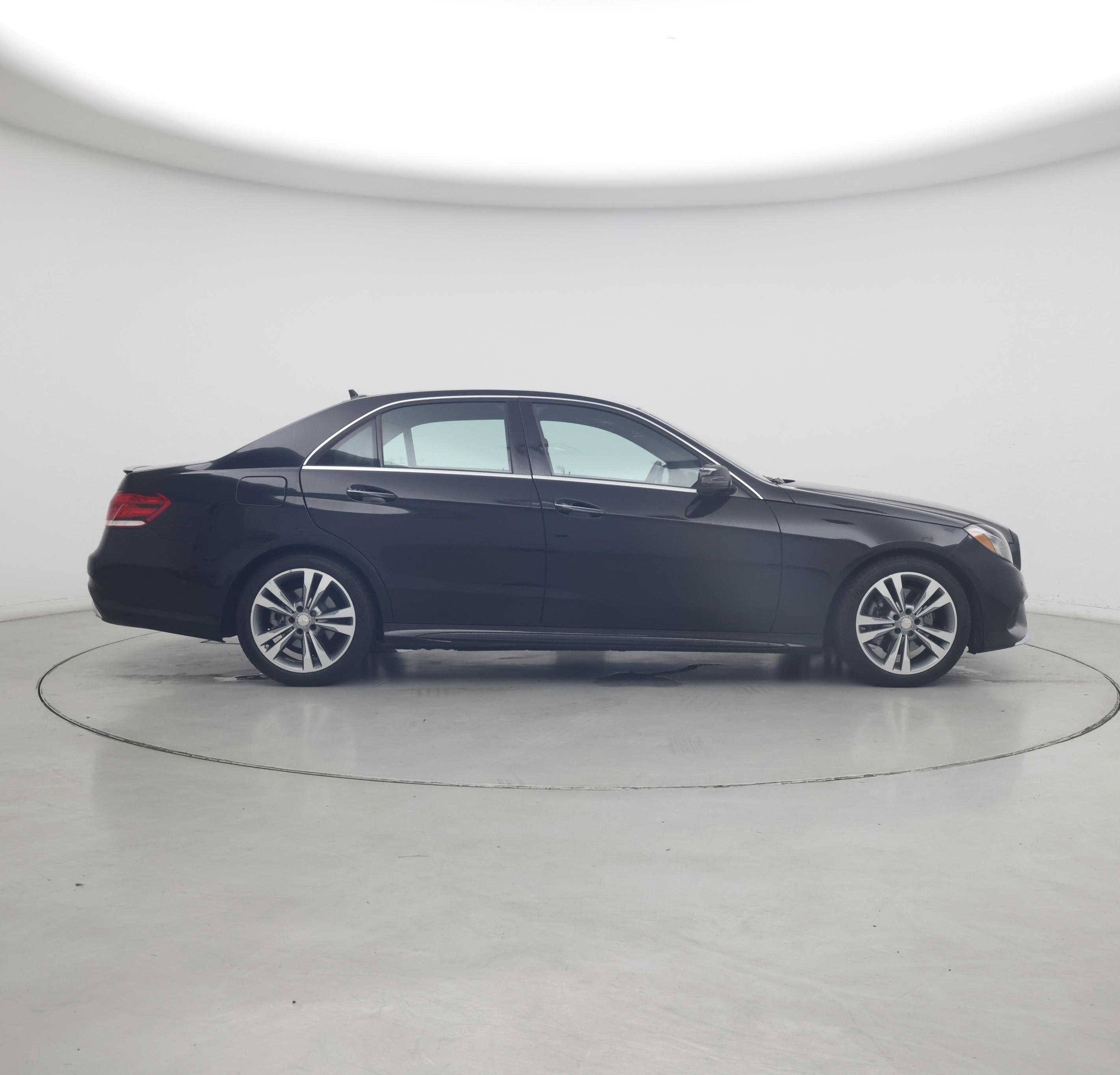 Thumbnail: 2016 Mercedes-Benz E-Class - 7