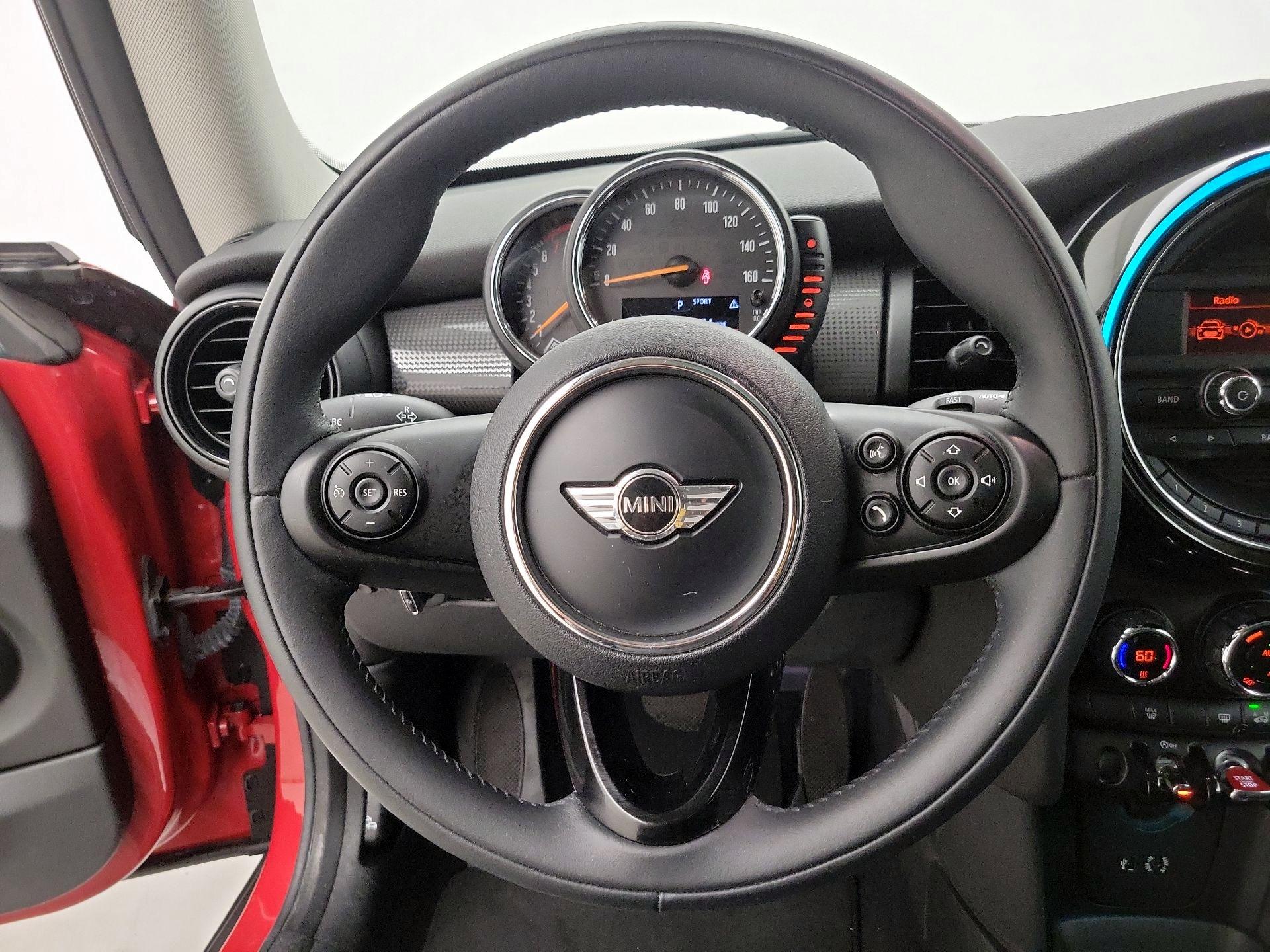 Thumbnail: 2015 MINI Cooper Hardtop - 10