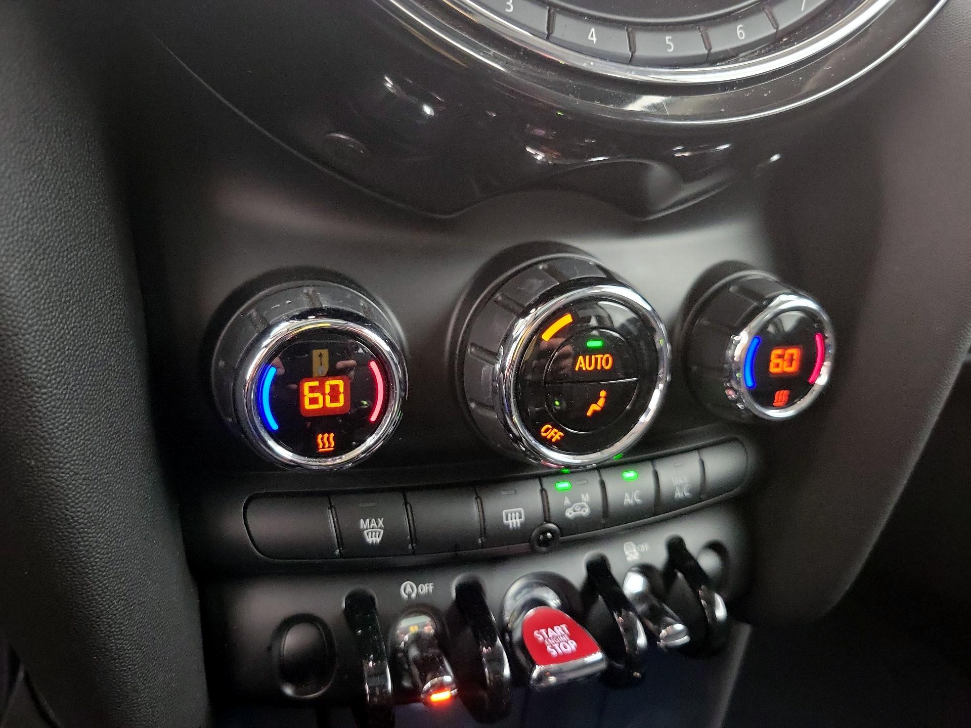 Thumbnail: 2015 MINI Cooper Hardtop - 15