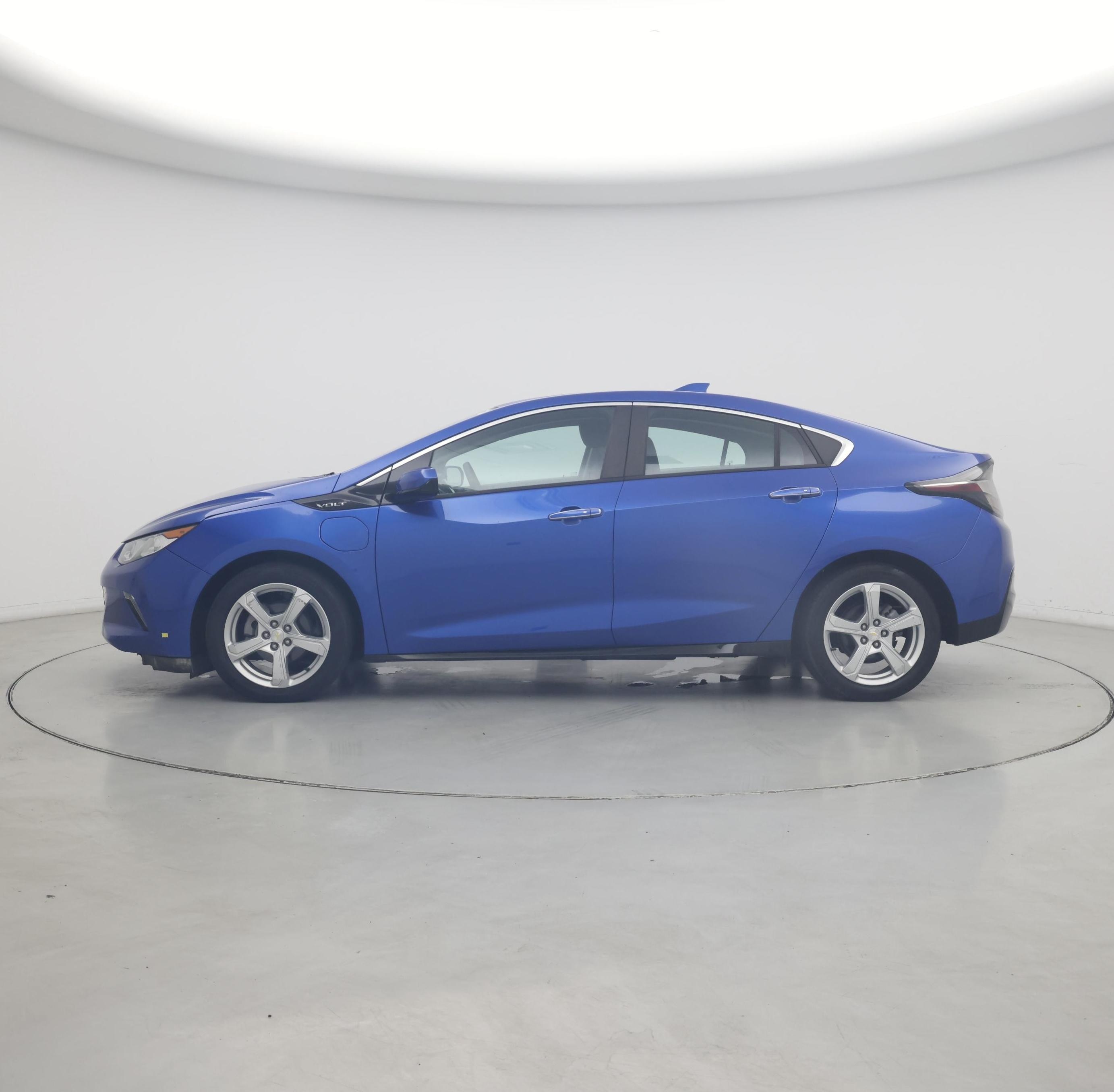 Thumbnail: 2018 Chevrolet Volt - 3