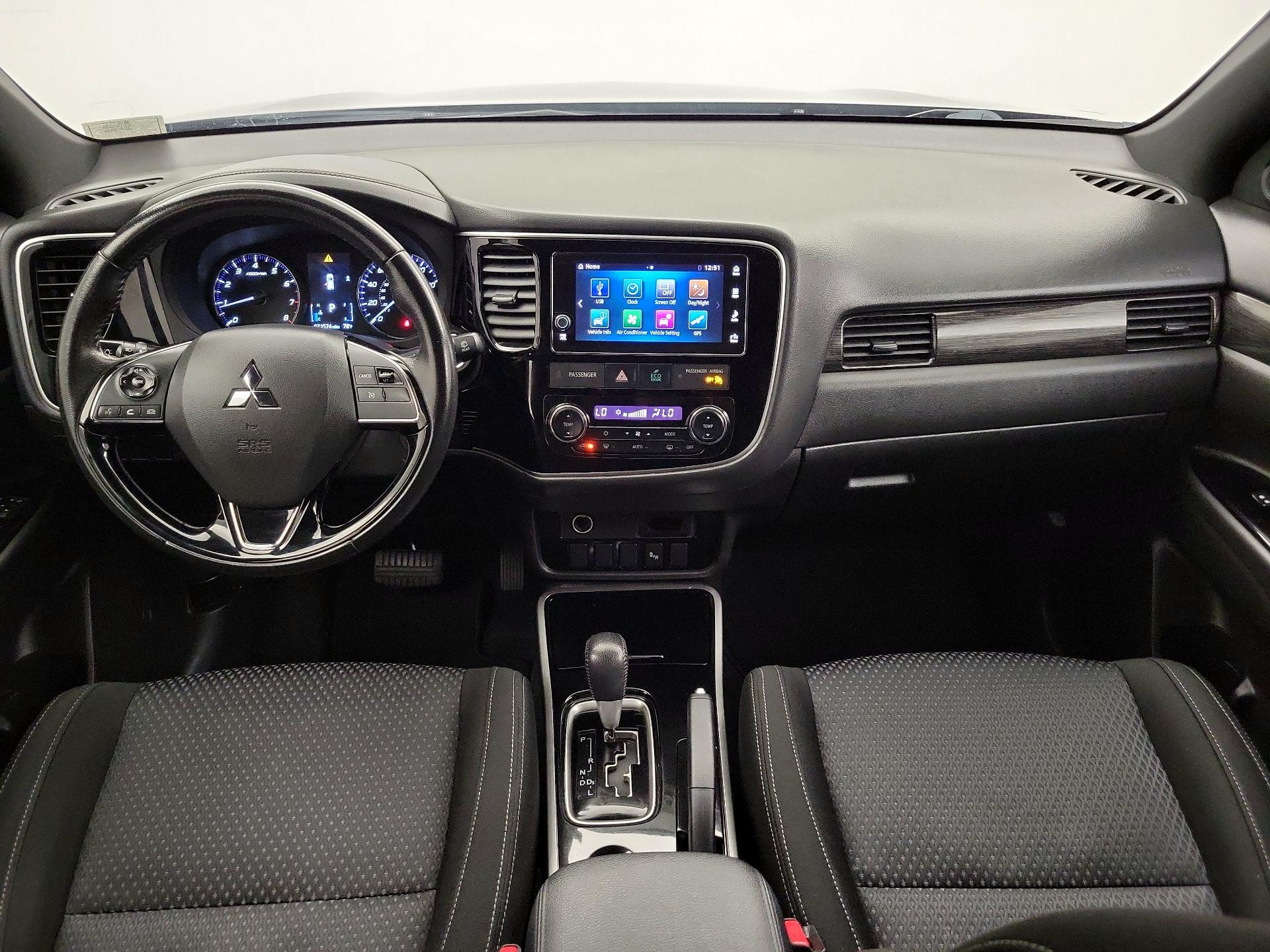 Thumbnail: 2018 Mitsubishi Outlander - 9