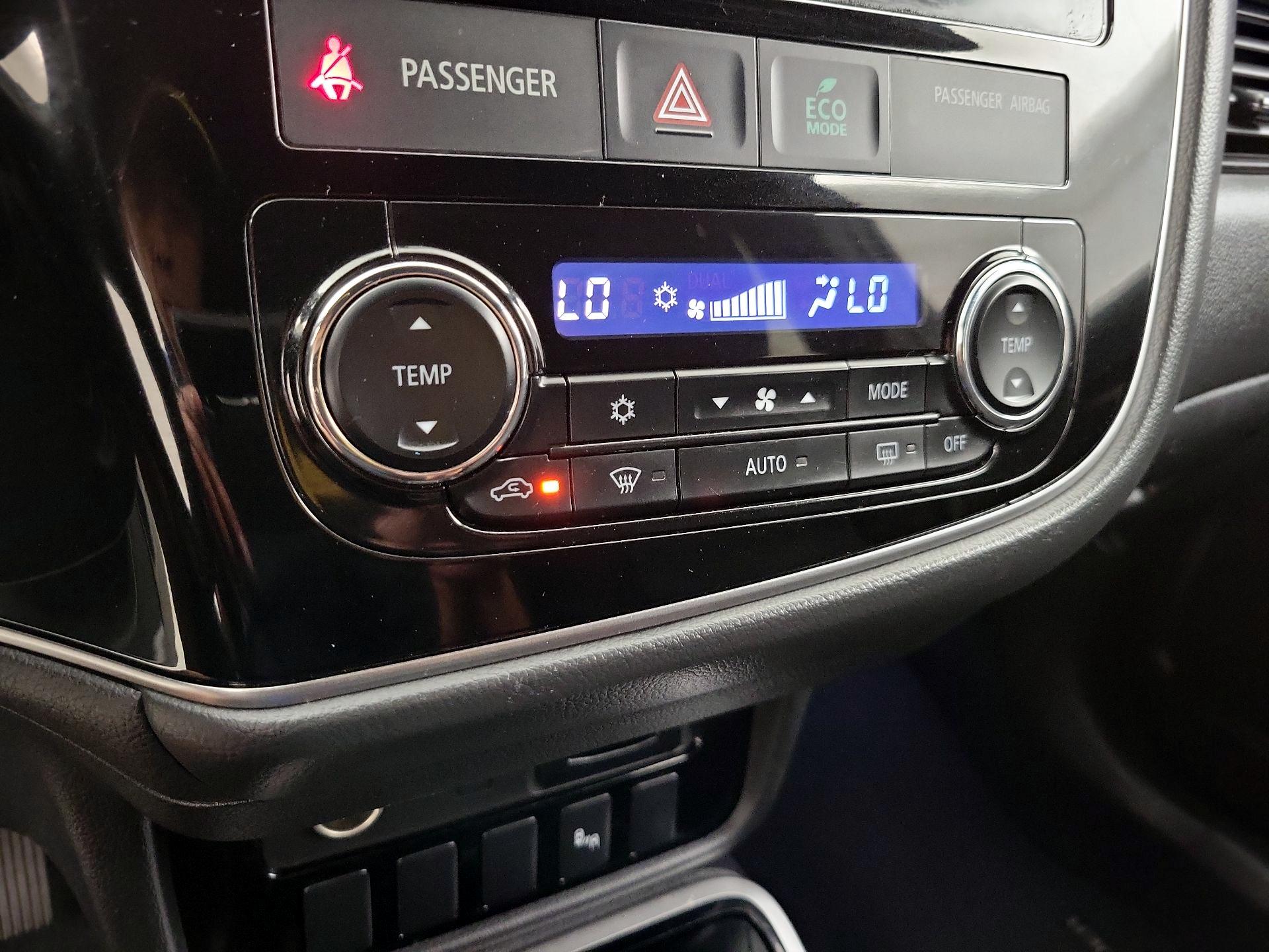 Thumbnail: 2018 Mitsubishi Outlander - 16