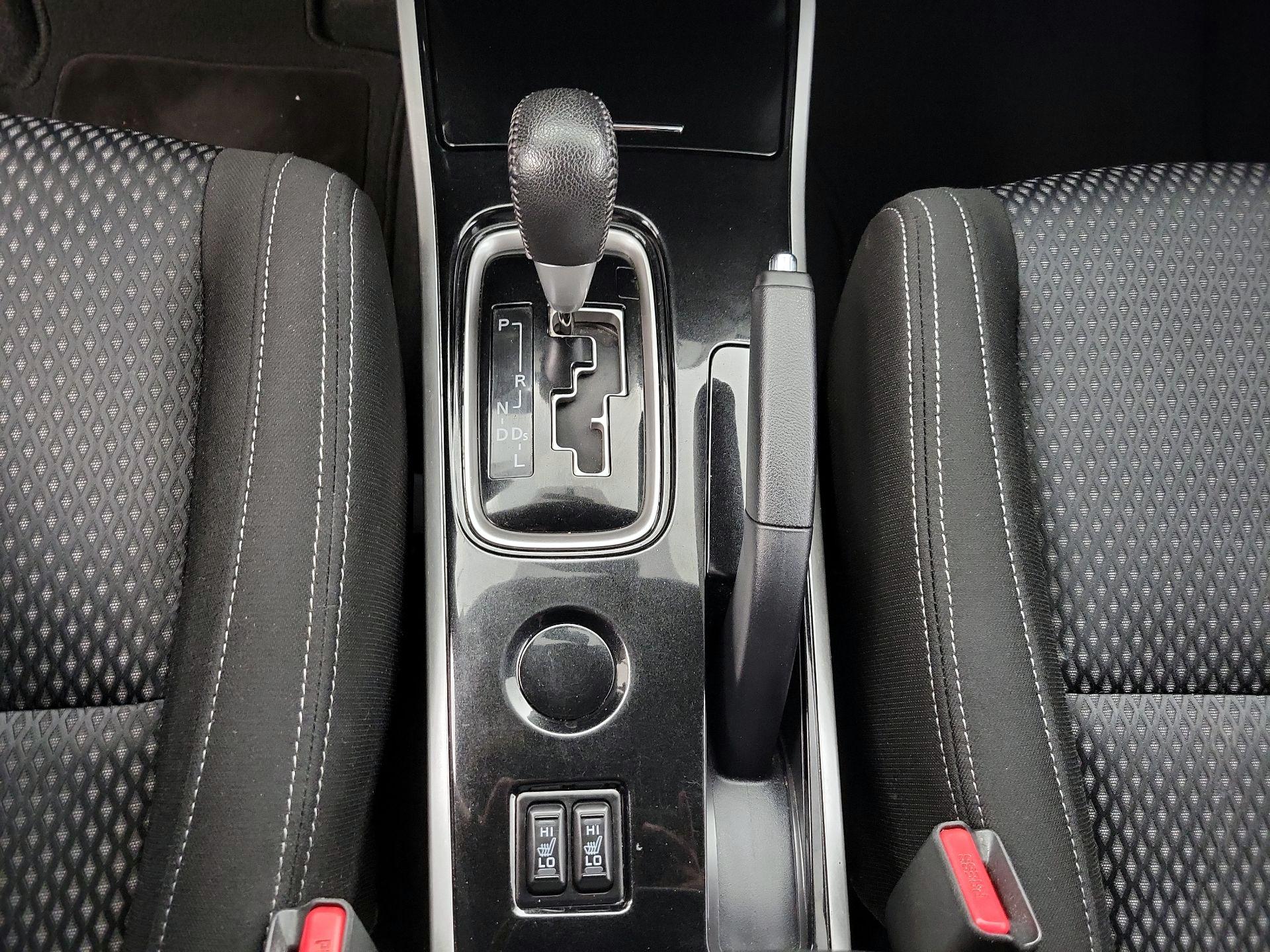 Thumbnail: 2018 Mitsubishi Outlander - 17