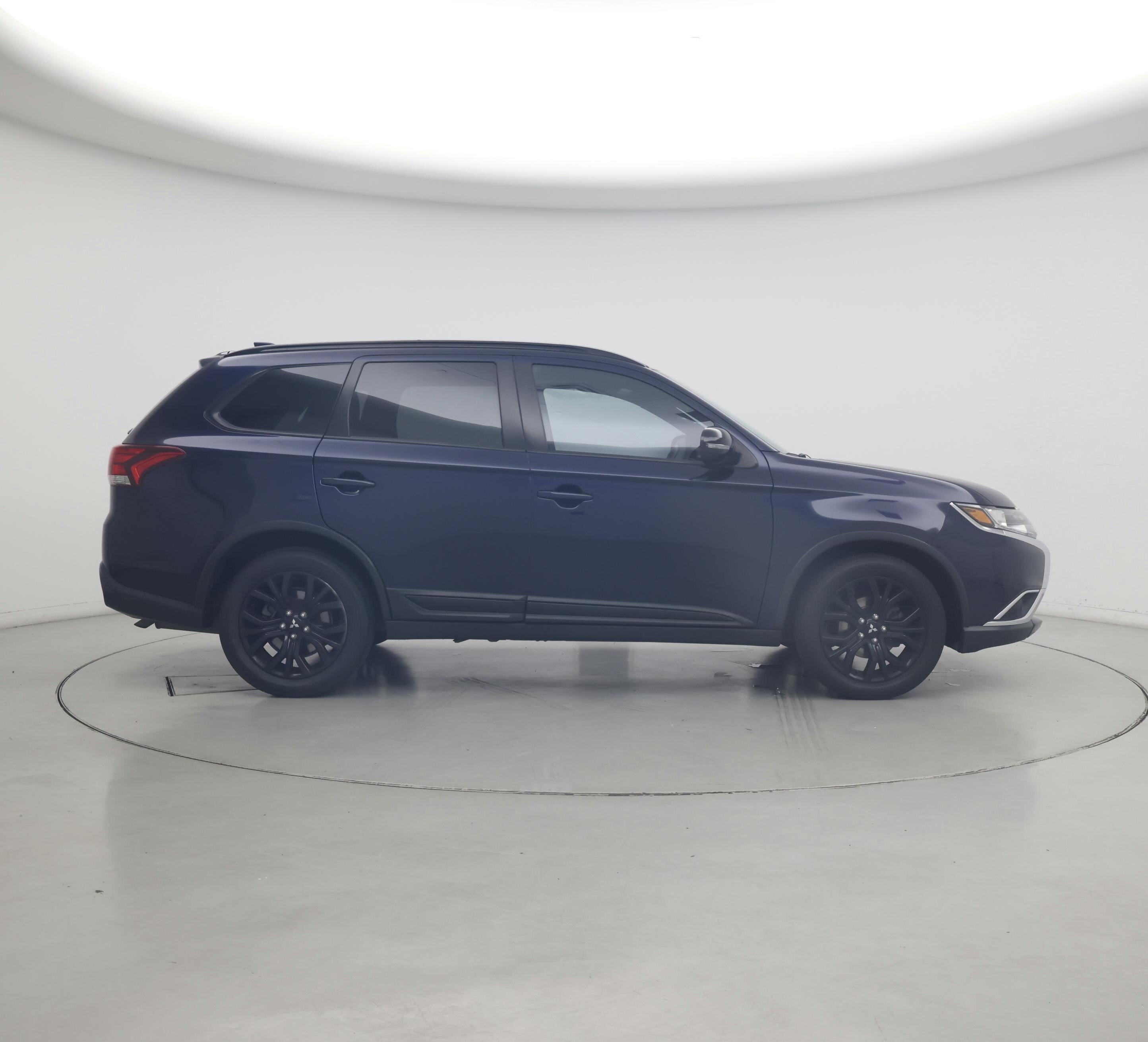 Thumbnail: 2018 Mitsubishi Outlander - 7