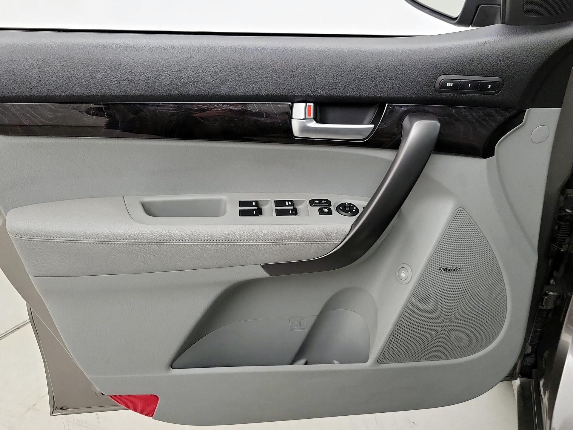 Thumbnail: 2014 Kia Sorento - 12