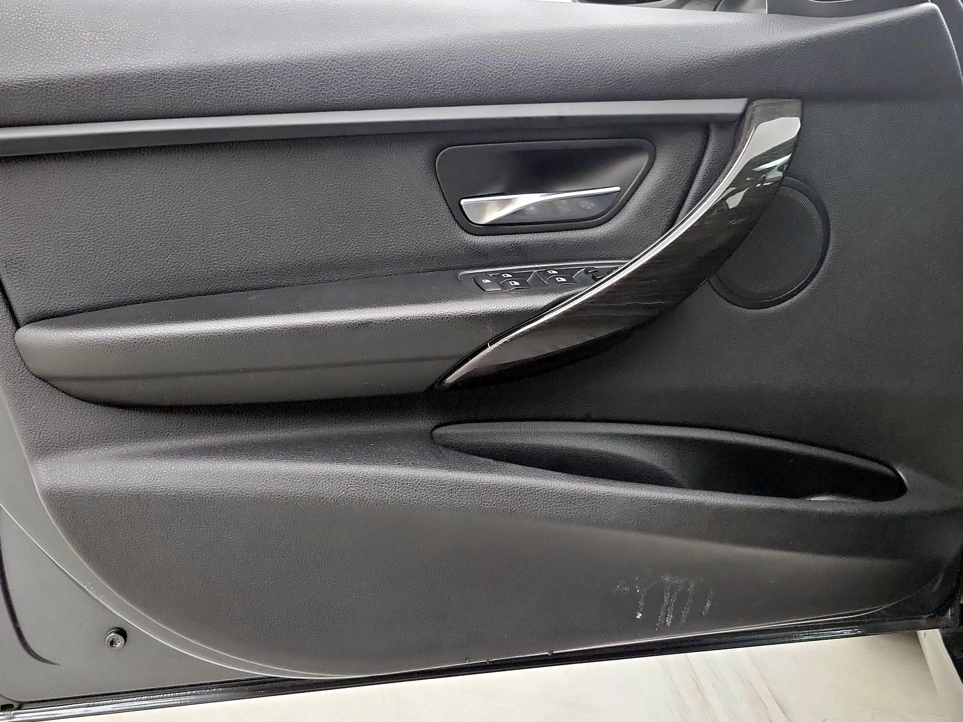 Thumbnail: 2015 BMW 3 Series - 12
