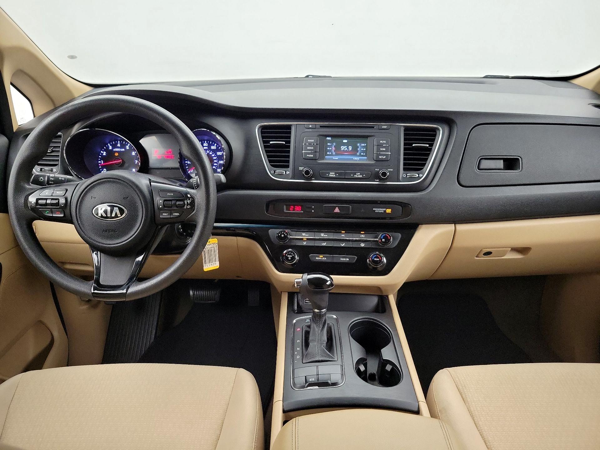 Thumbnail: 2017 Kia Sedona - 9